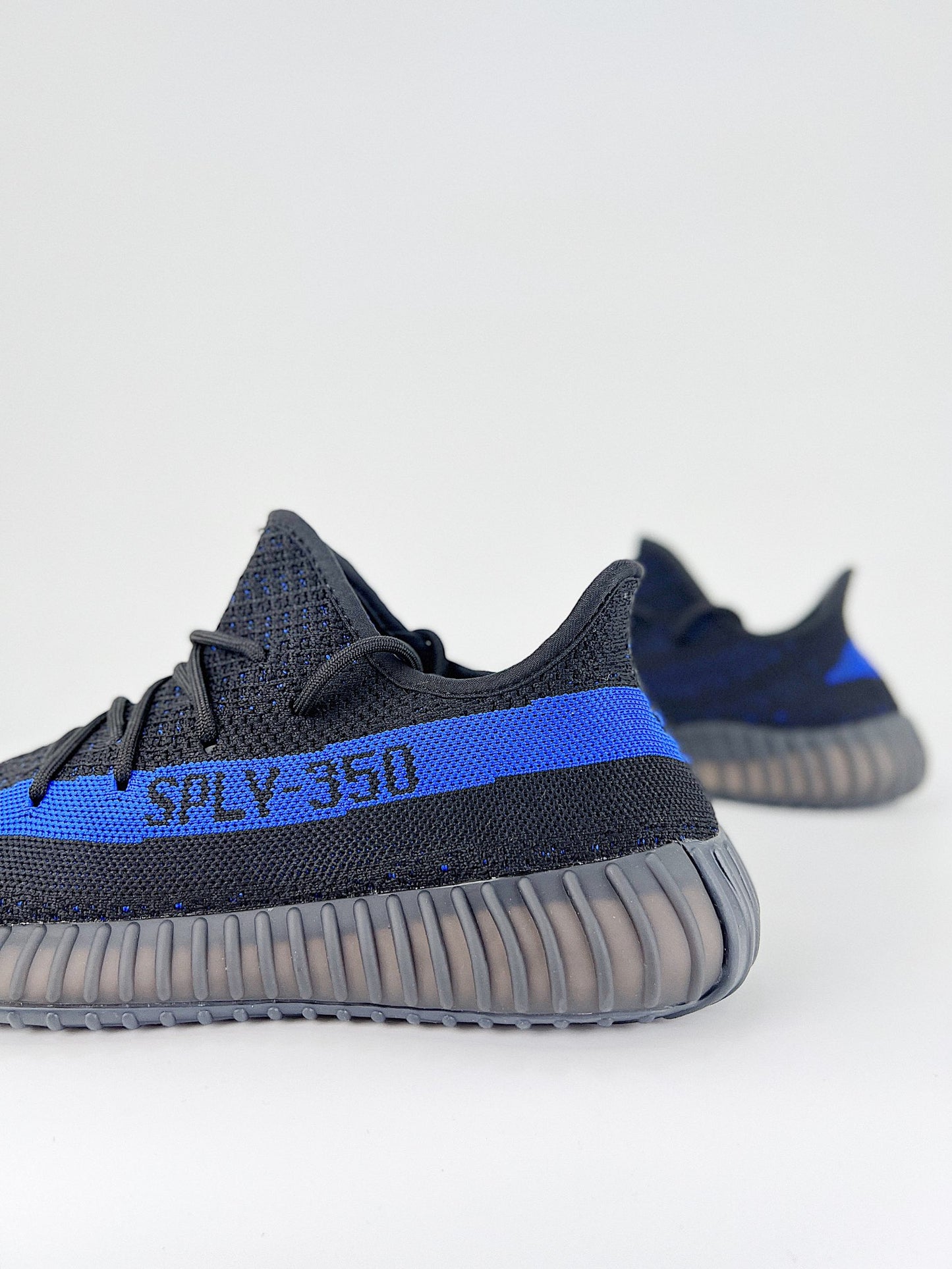 Adidas Yeezy Boost 350 V2 Dazzling Blue