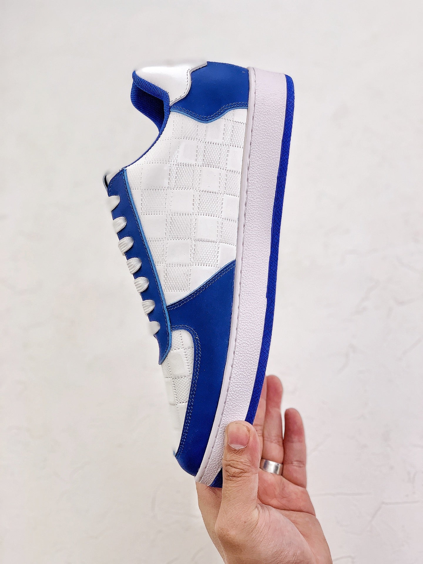 LOUIS VUITTON Tennis Blue