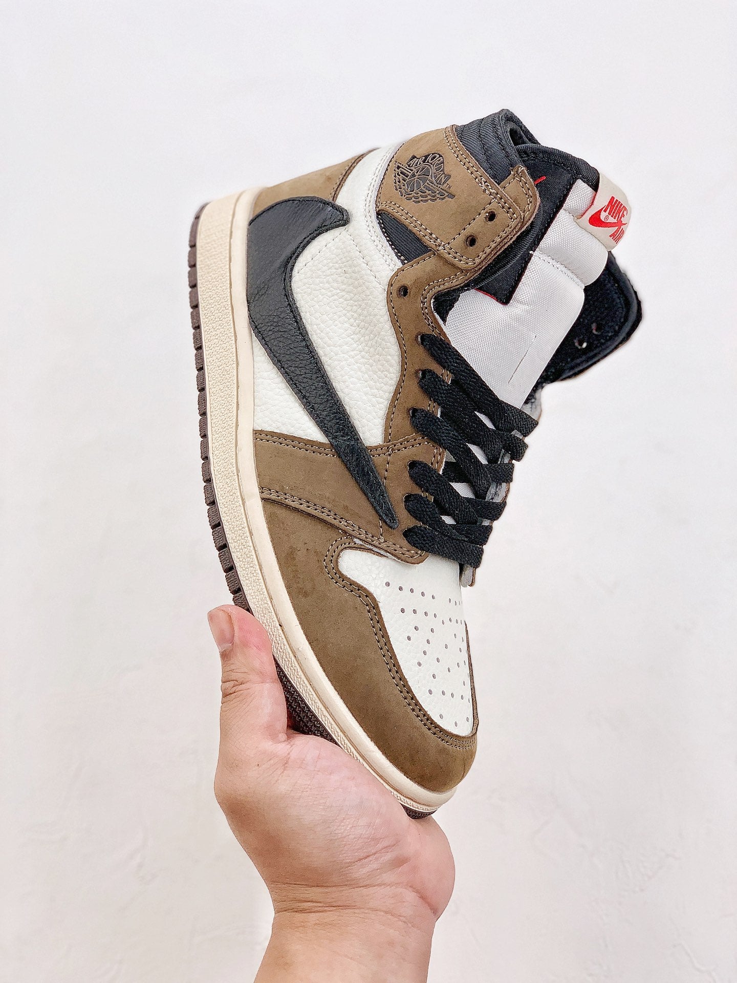 Nike Air Jordan 1 Retro High Travis Scott Cactus Jack