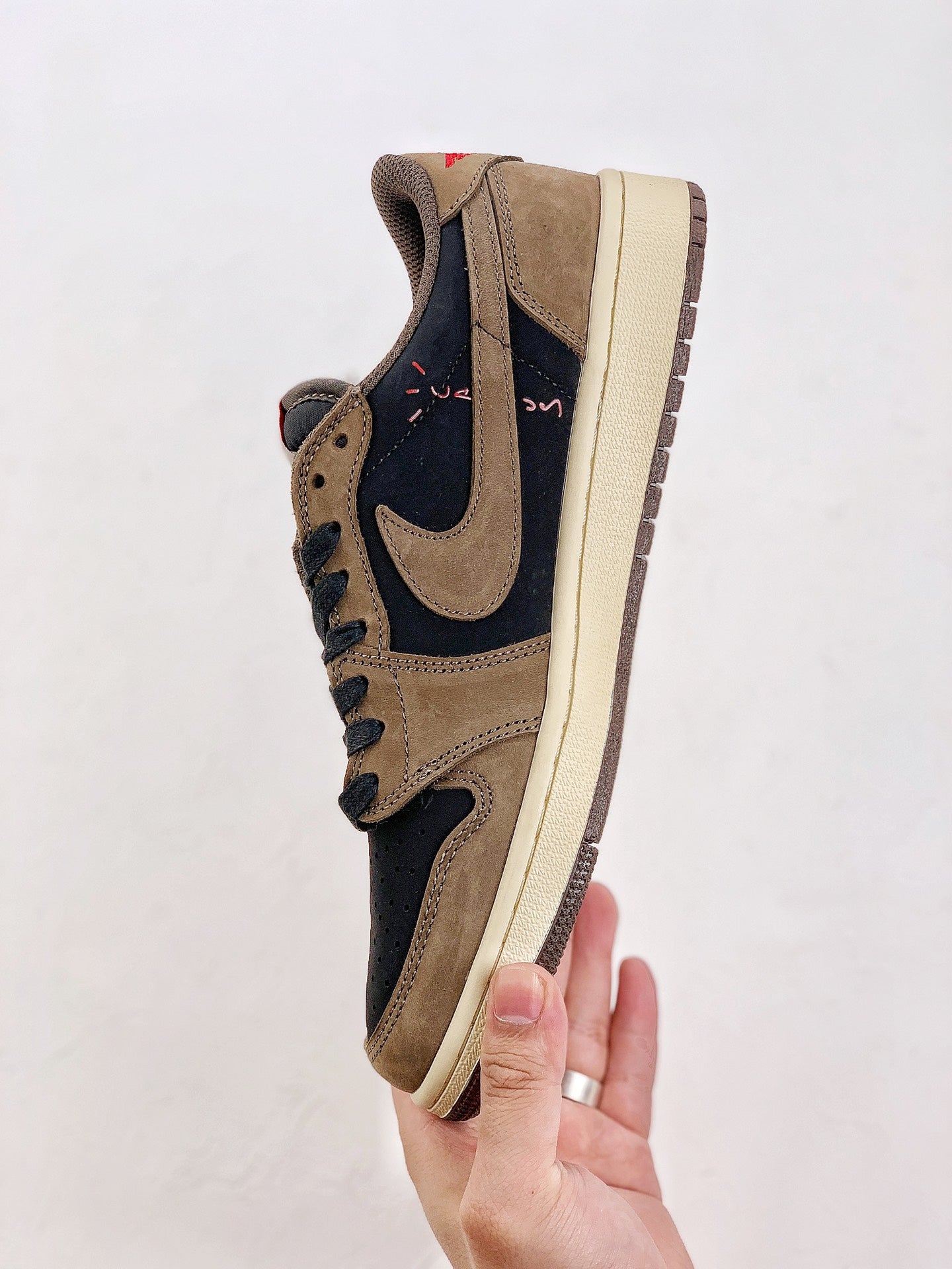 Nike Air Jordan 1 Retro Low Travis Scott Mocha