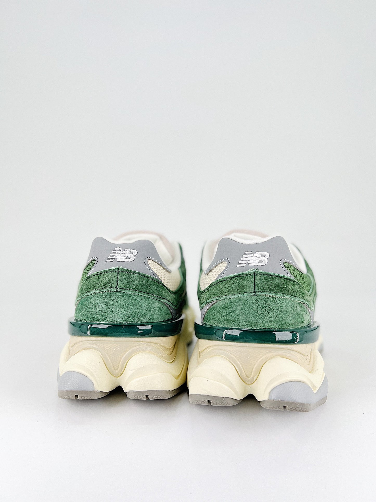 New Balance 9060 Nori Green Beige