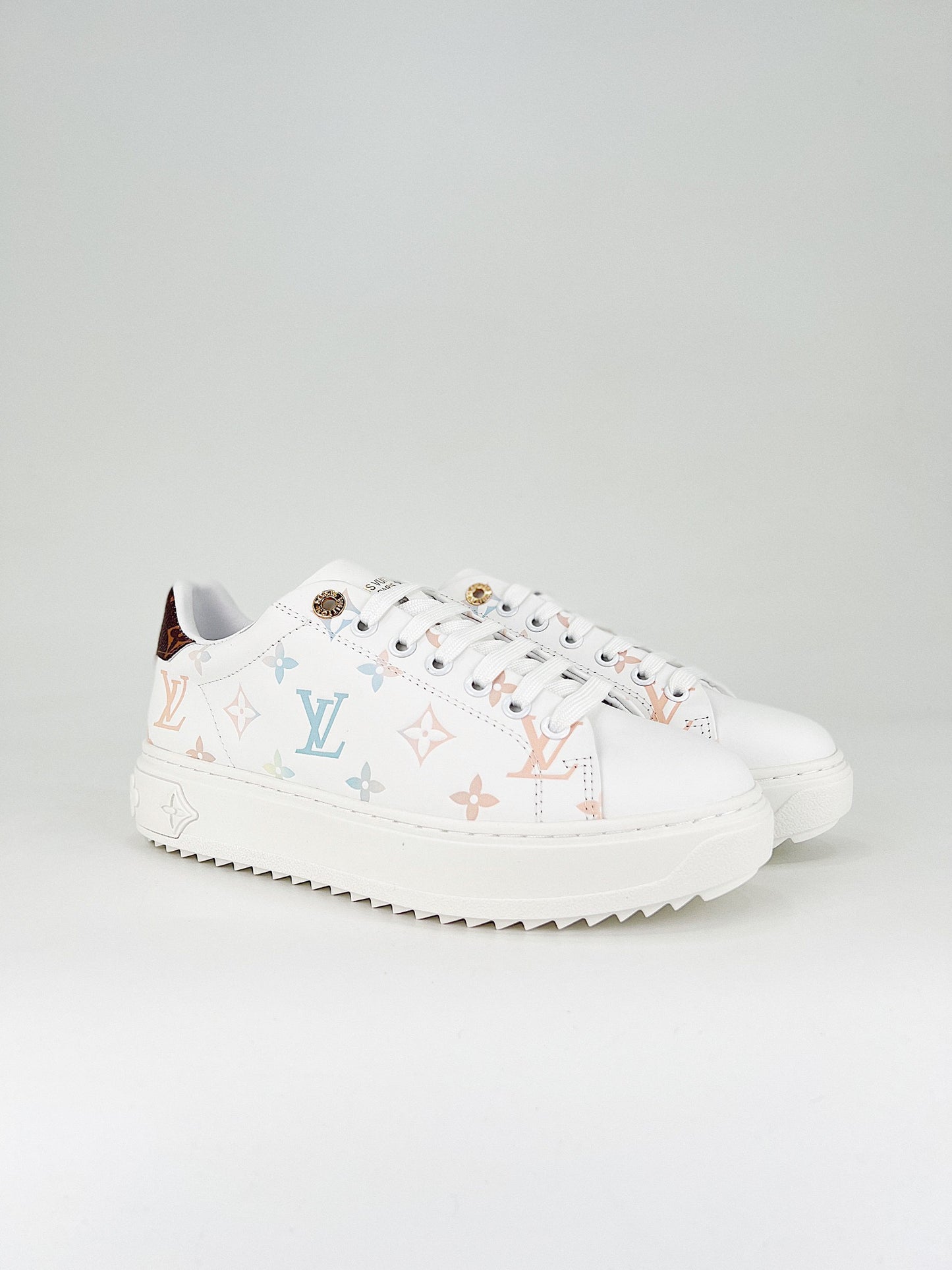 Louis Vuitton Time Out Low White LV