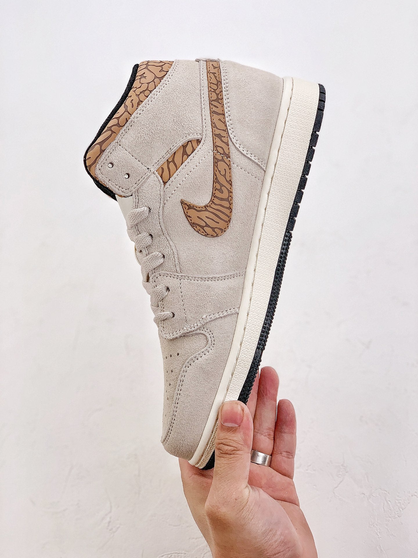 Nike Air Jordan 1 Mid SE Brown Elephant