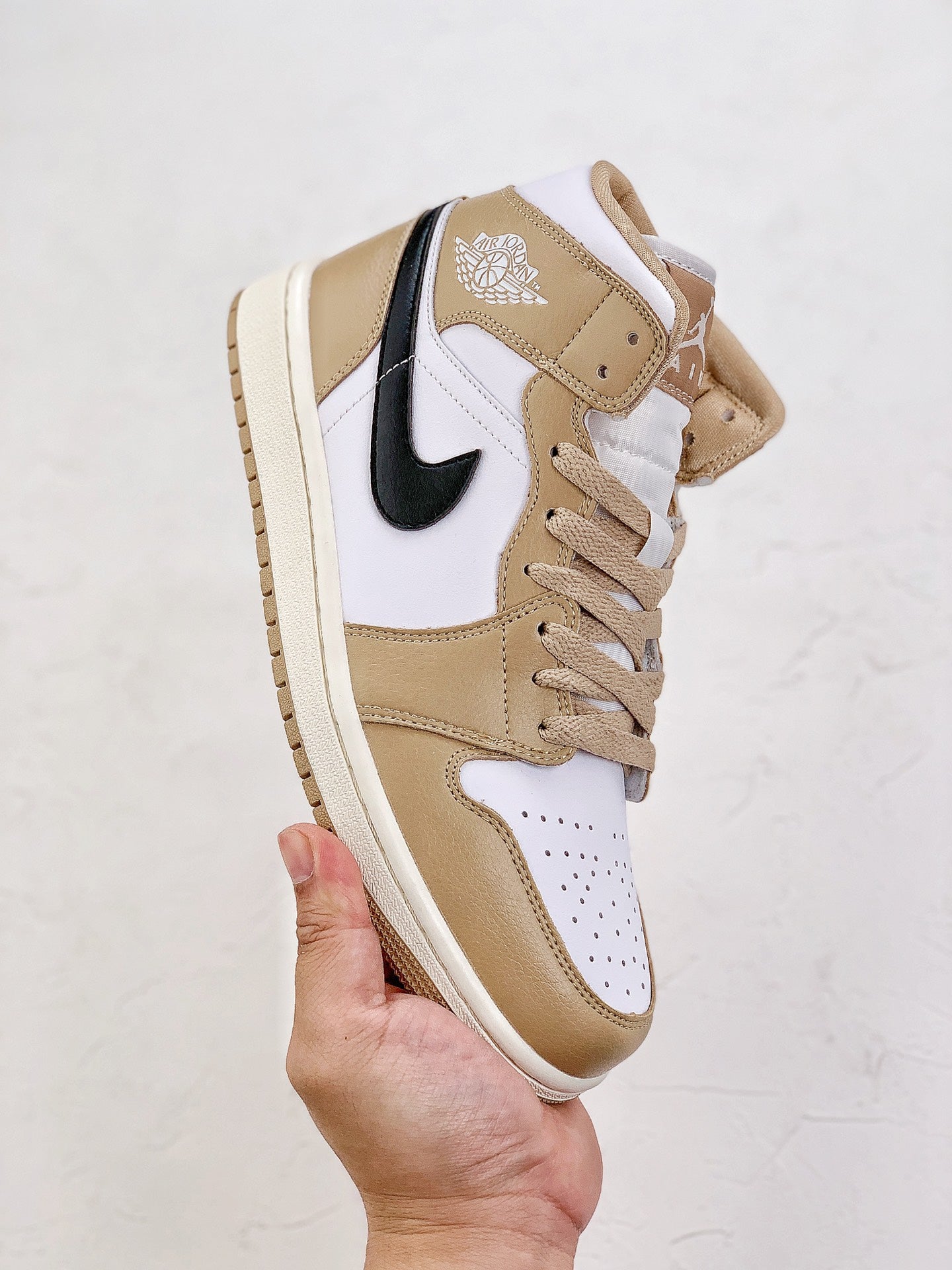 Nike Air Jordan 1 Mid Desert