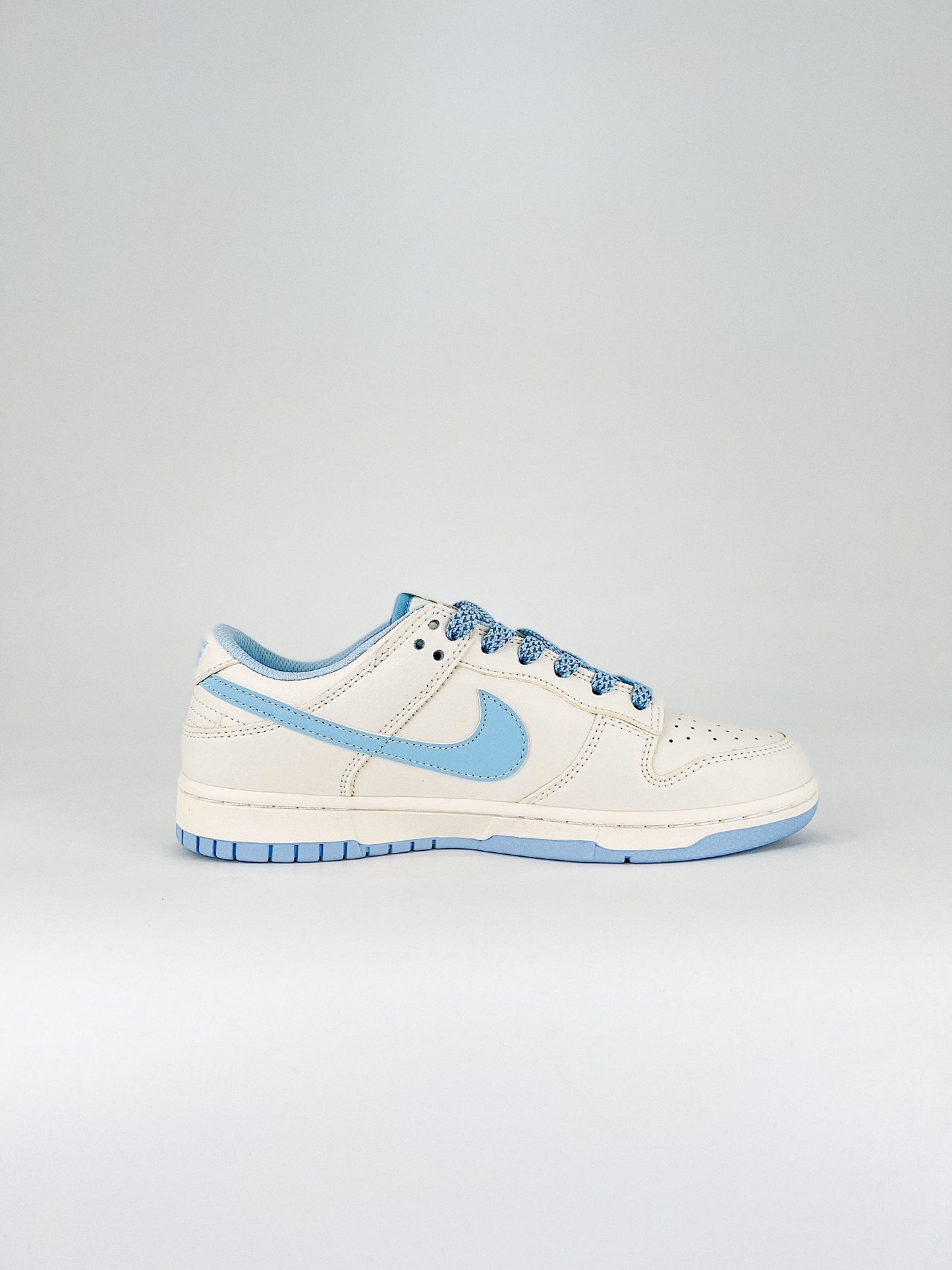 Nike SB Dunk Low UNDEFEATED Blue