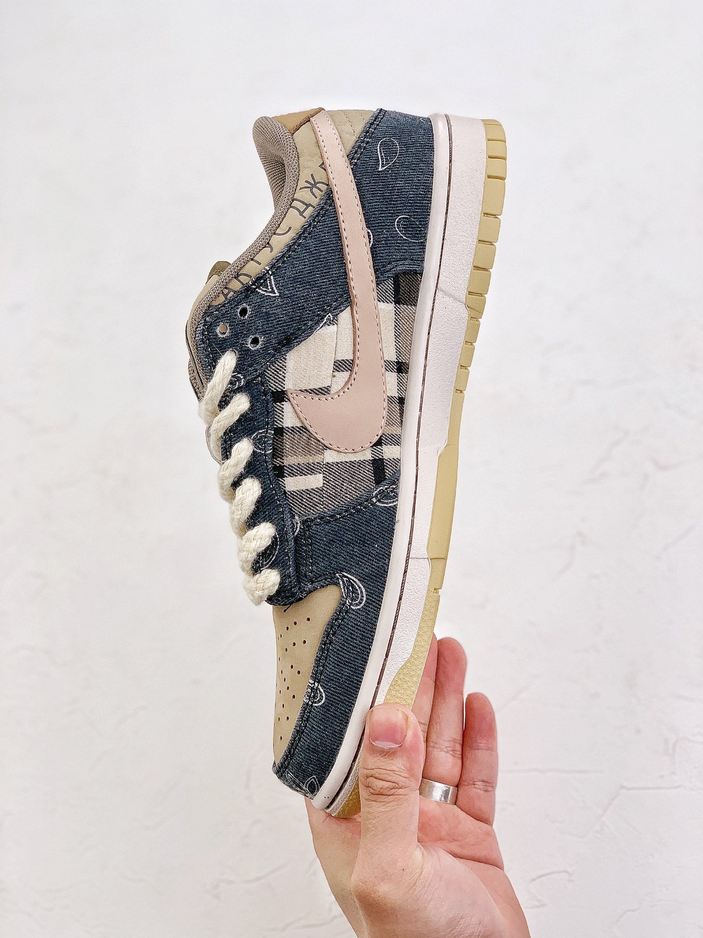 Nike SB Dunk Low Travis Scott