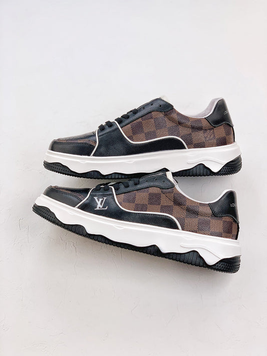 LOUIS VUITTON Trainer Brown