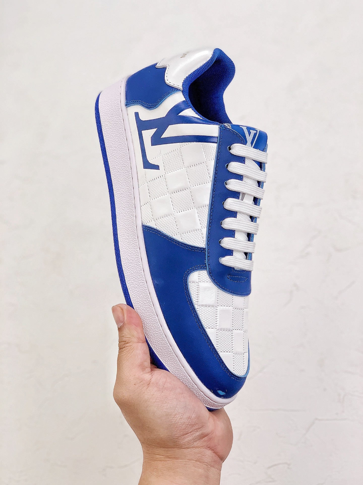 LOUIS VUITTON Tennis Blue