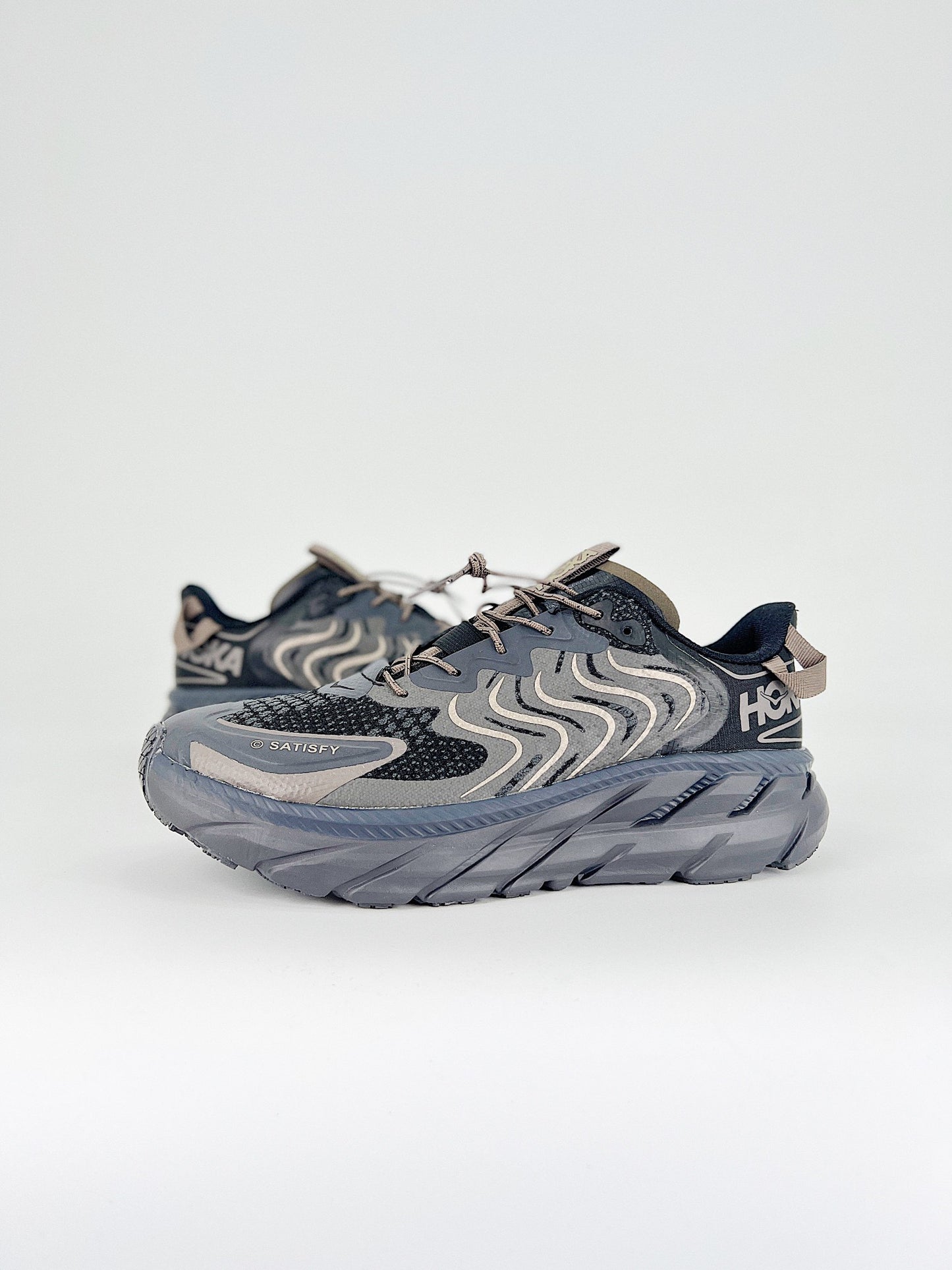 HOKA CLIFTONLS SATISFY