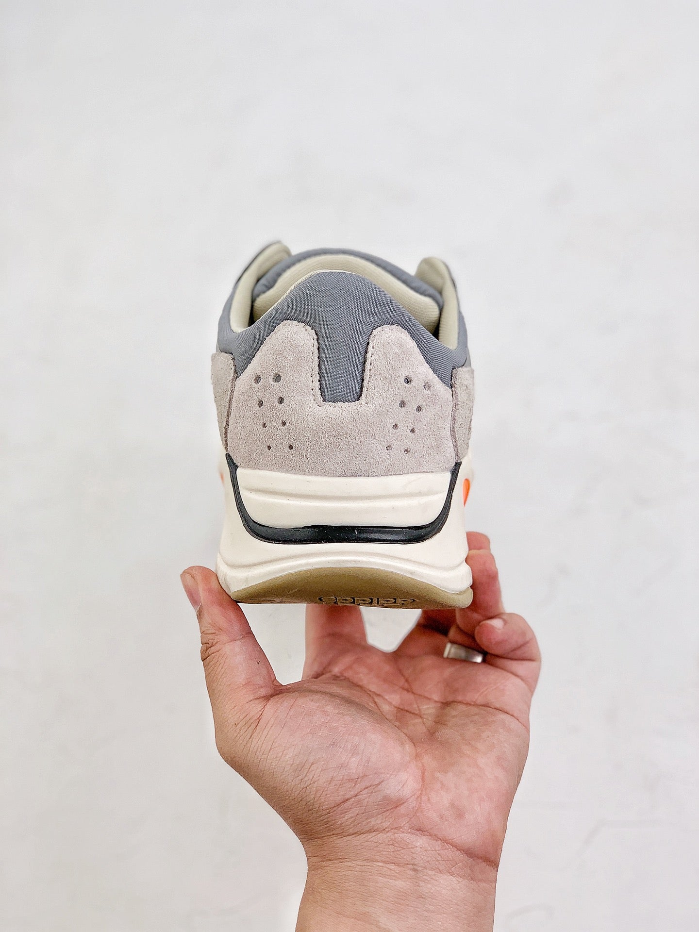 Adidas Yeezy Boost 700 V2 Magnet