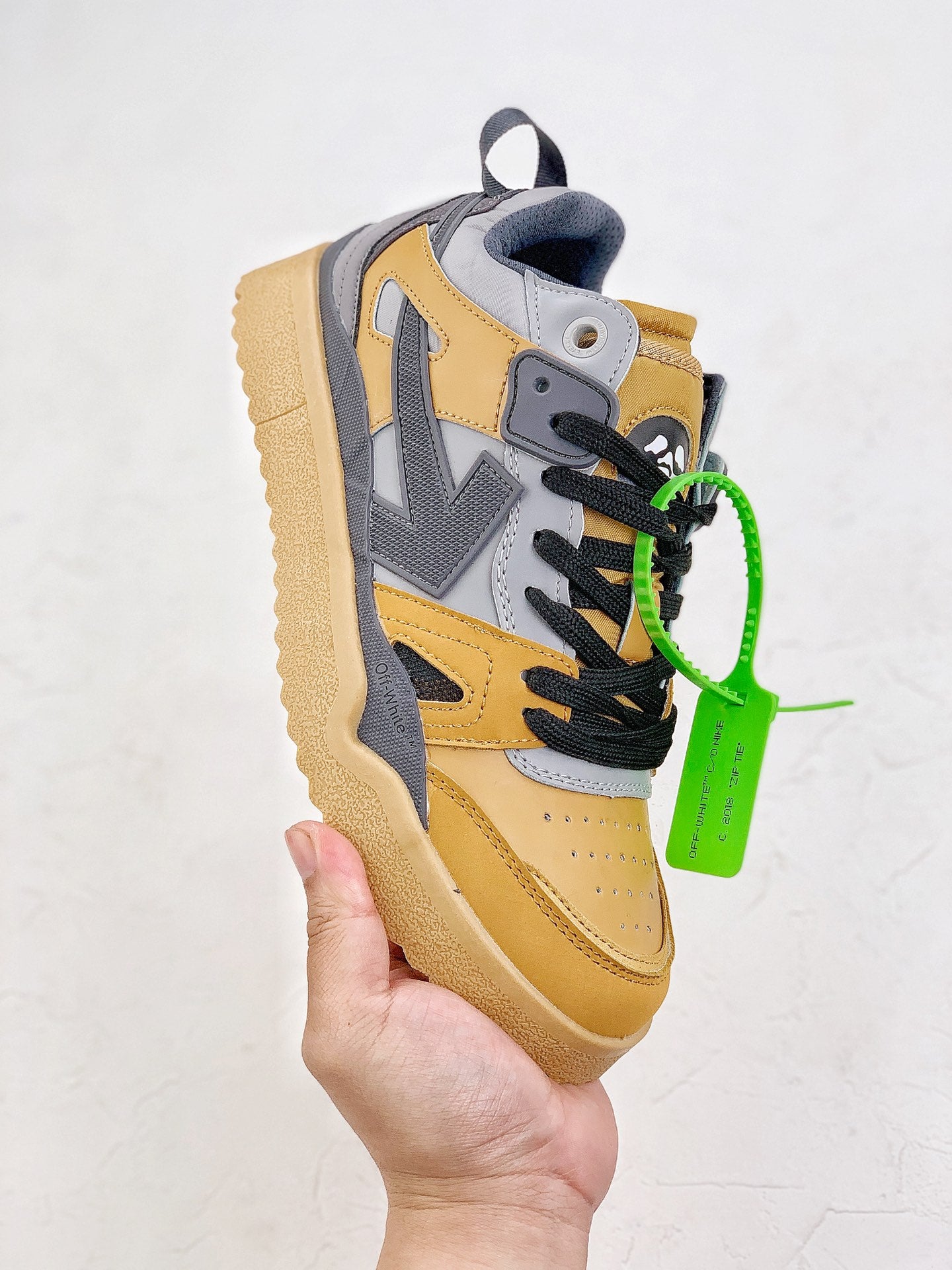 OFF-WHITE Sponge Brown