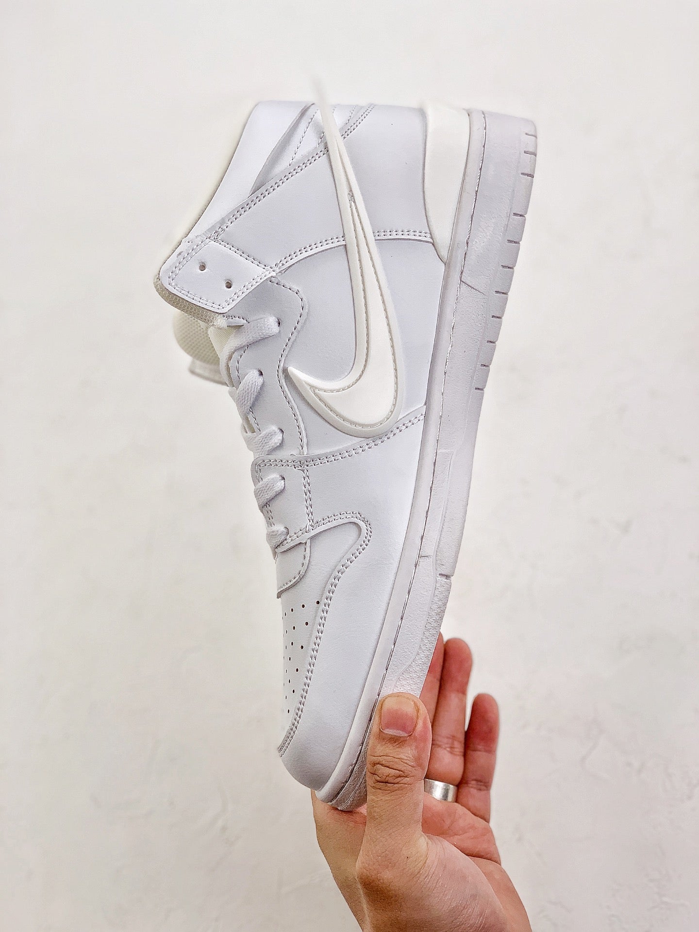 Nike Dunk SB High Ambush White