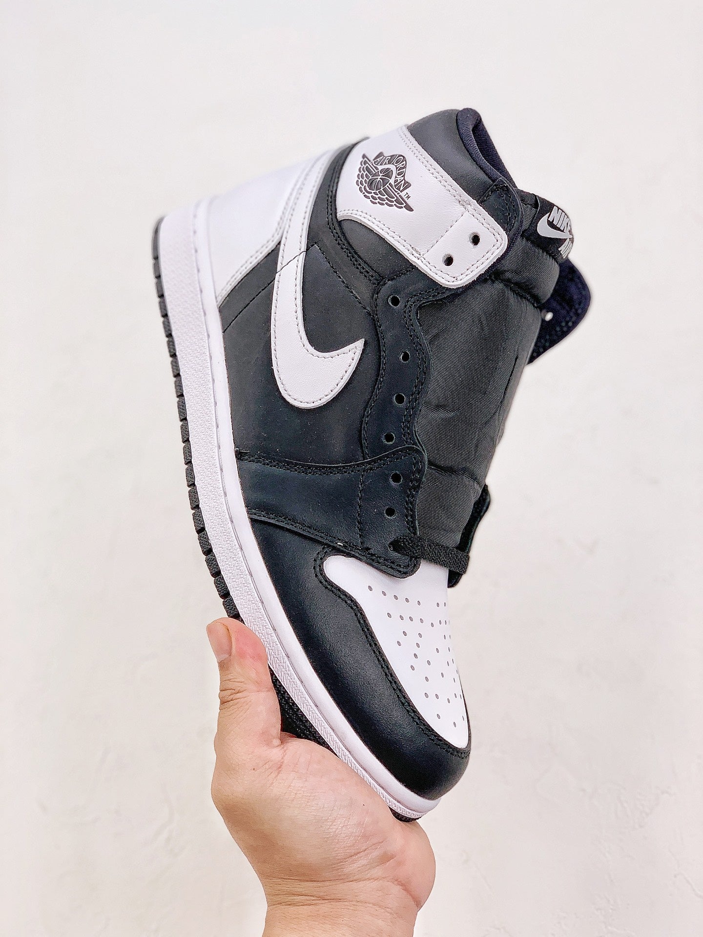 Nike Air Jordan 1 Retro High OG Reverse Panda