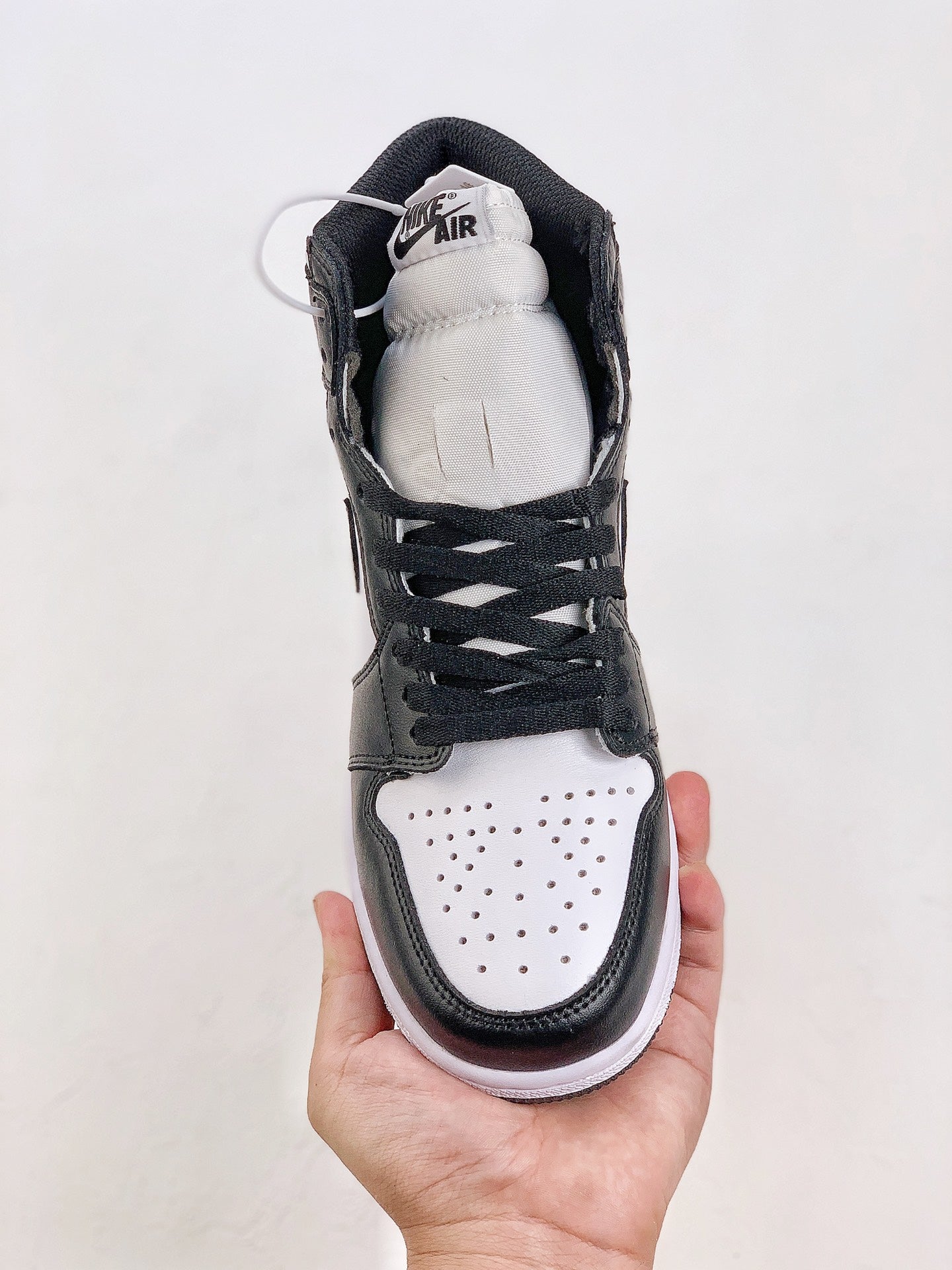 Nike Air Jordan 1 Retro Hight Black White