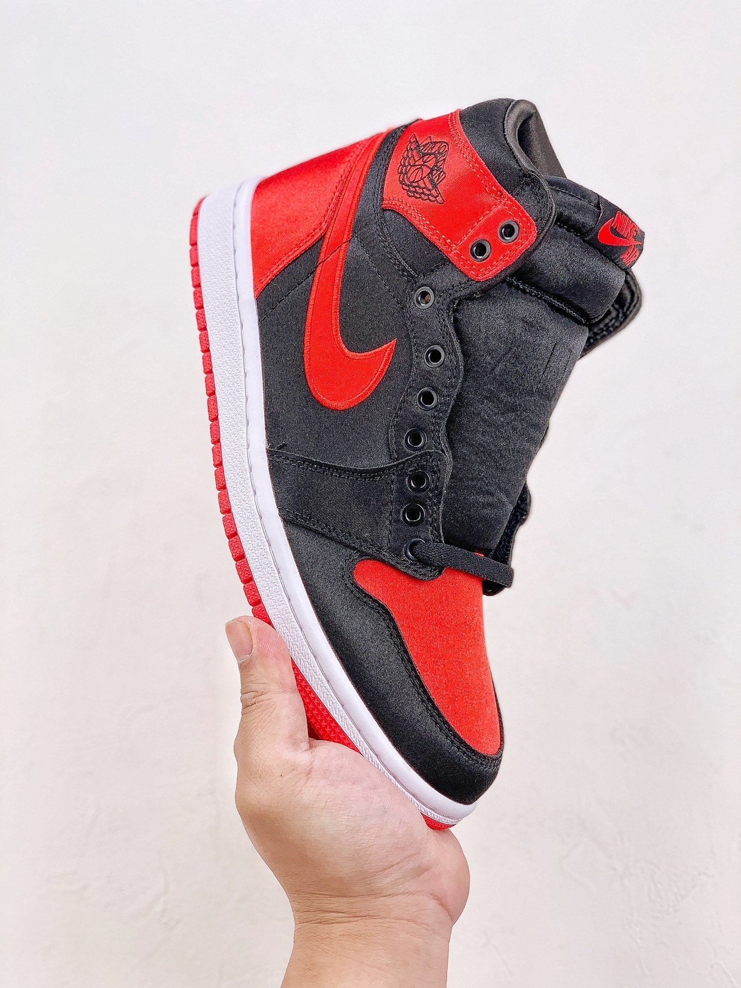 Nike Air Jordan 1 High OG Satin Bred