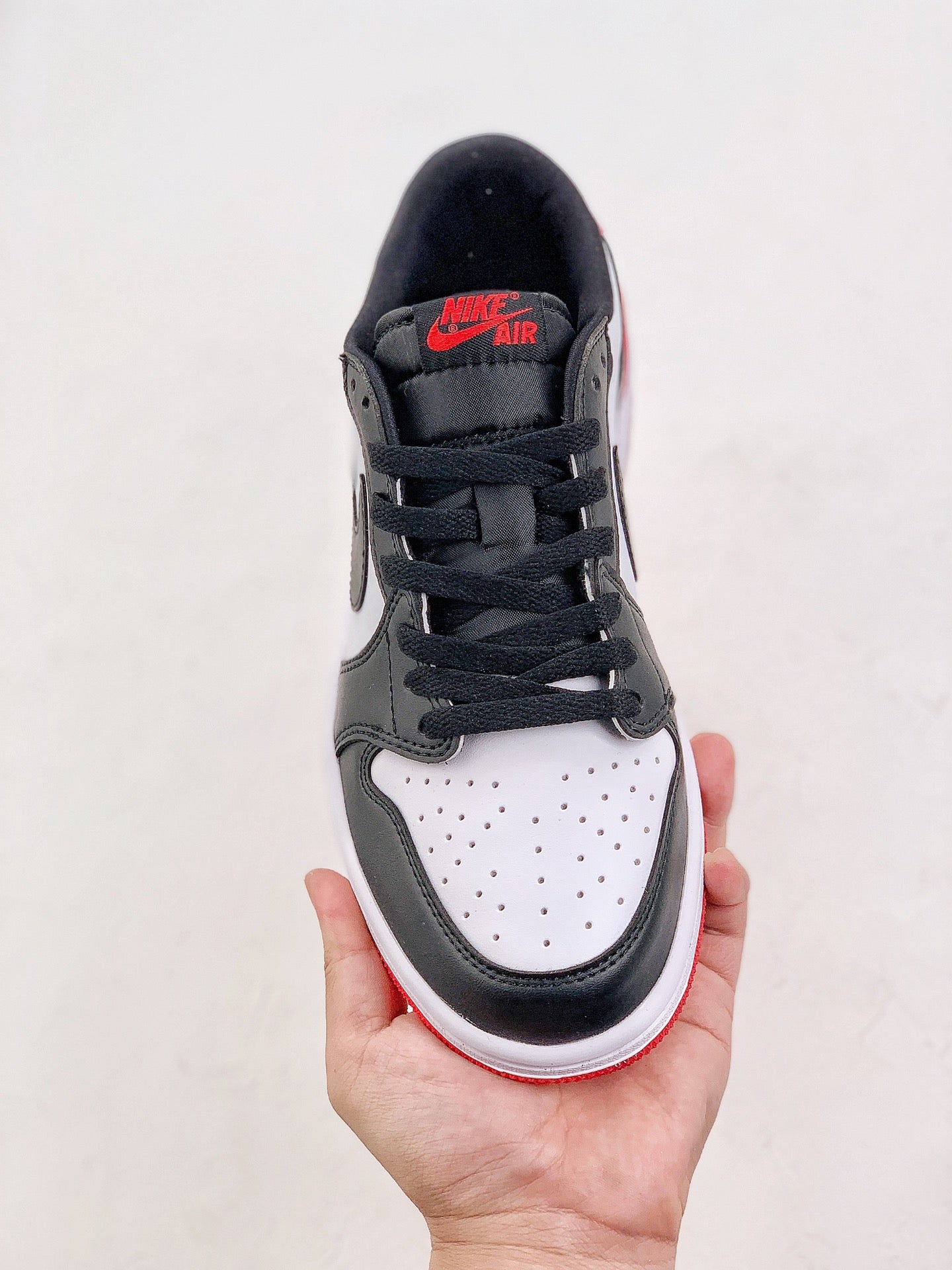 Nike Air Jordan 1 Low Black Toe