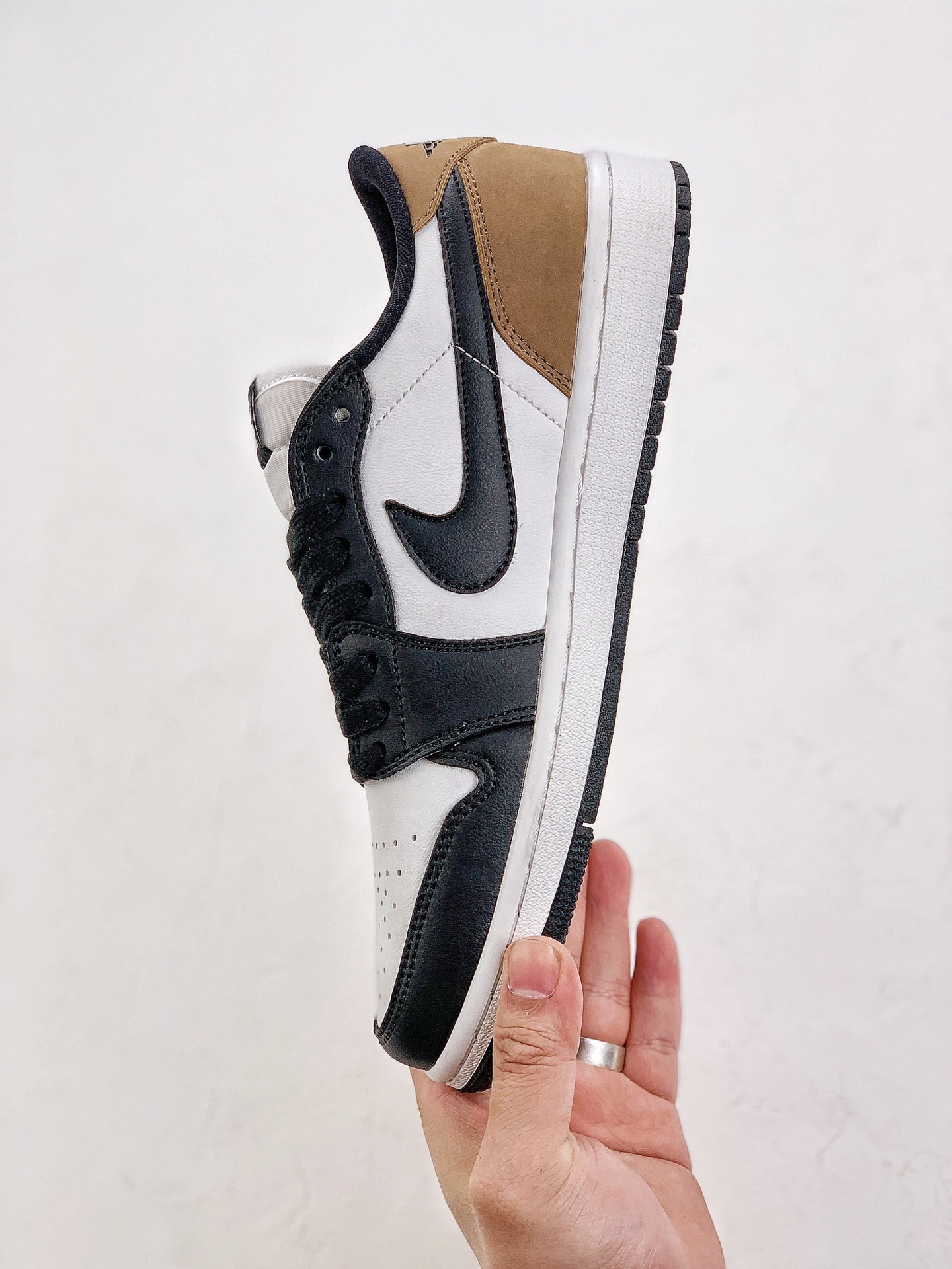 Nike Air Jordan 1 Low OG Mocha