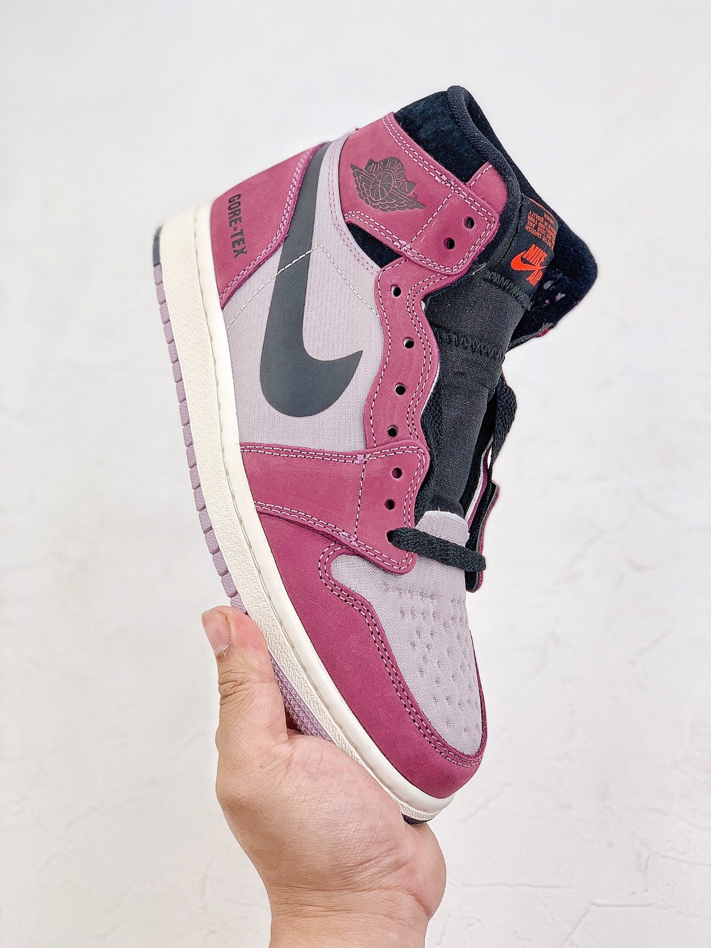 Nike Air Jordan 1 Retro High Element Gore-Tex Berry