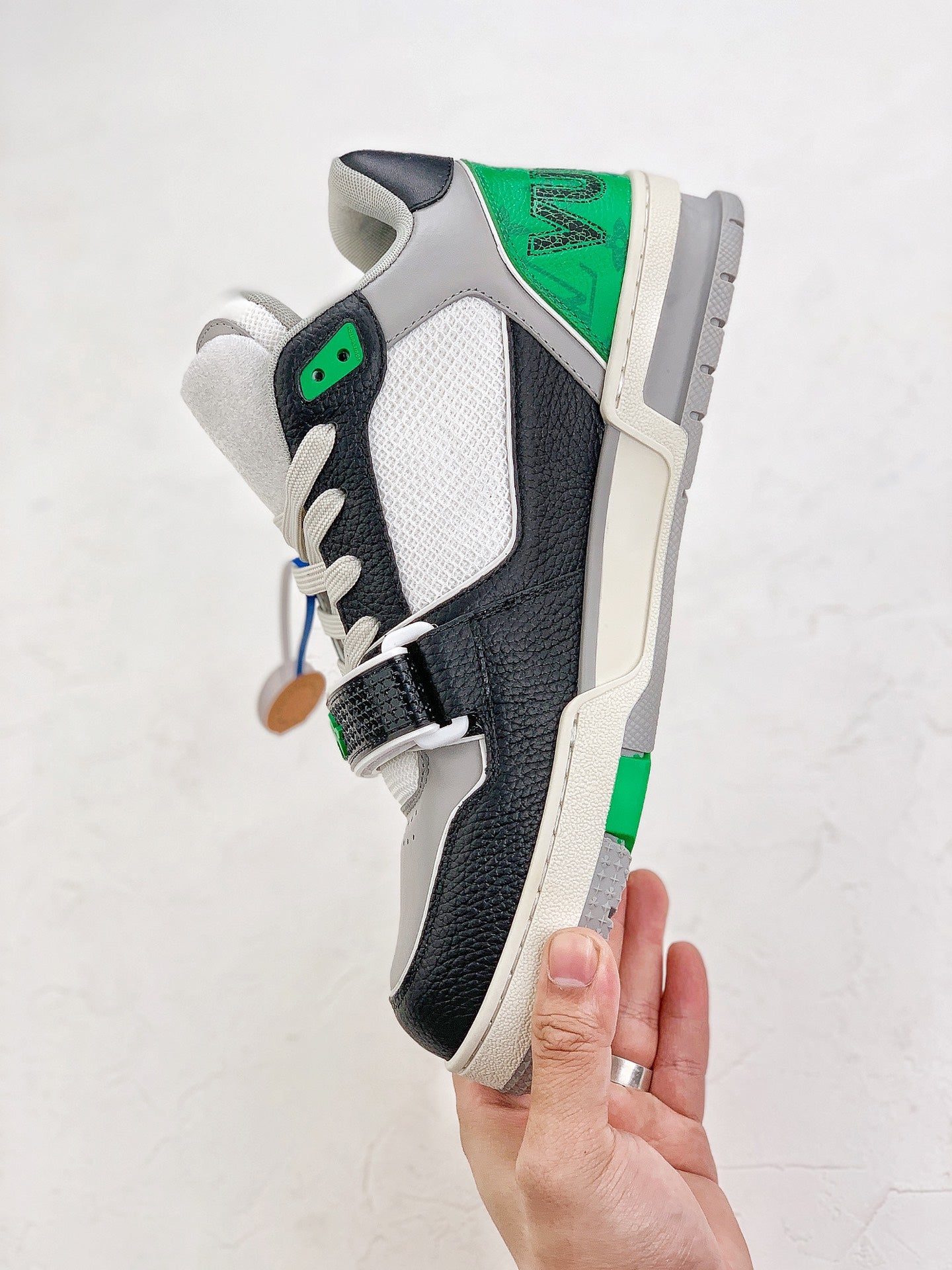 LOUIS VUITTON Trainer White Green