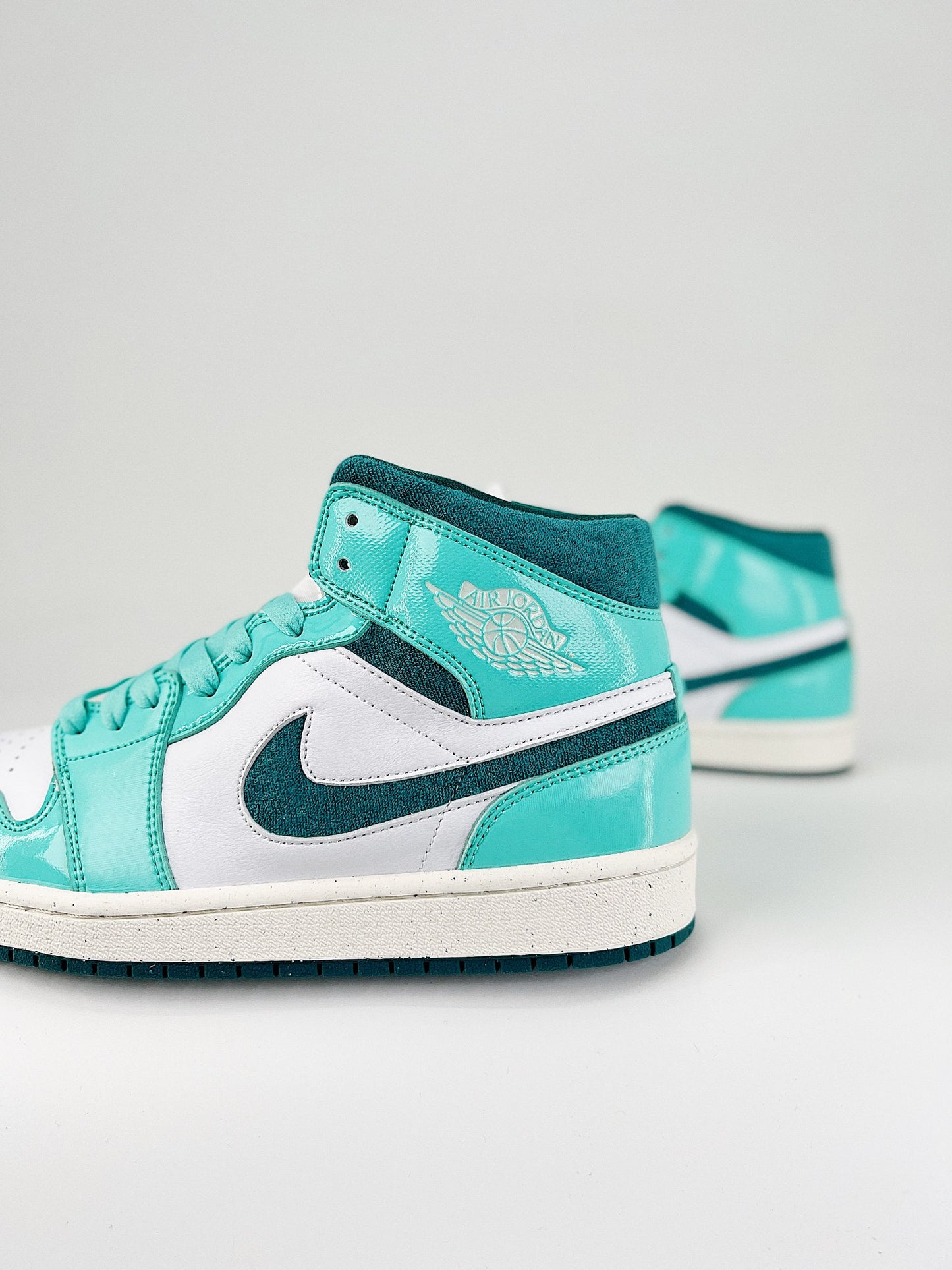 Nike Air Jordan 1 Mid SE Sky J Teal