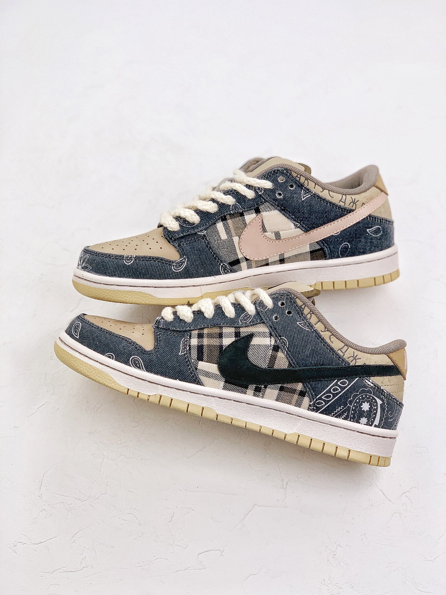 Nike SB Dunk Low Travis Scott