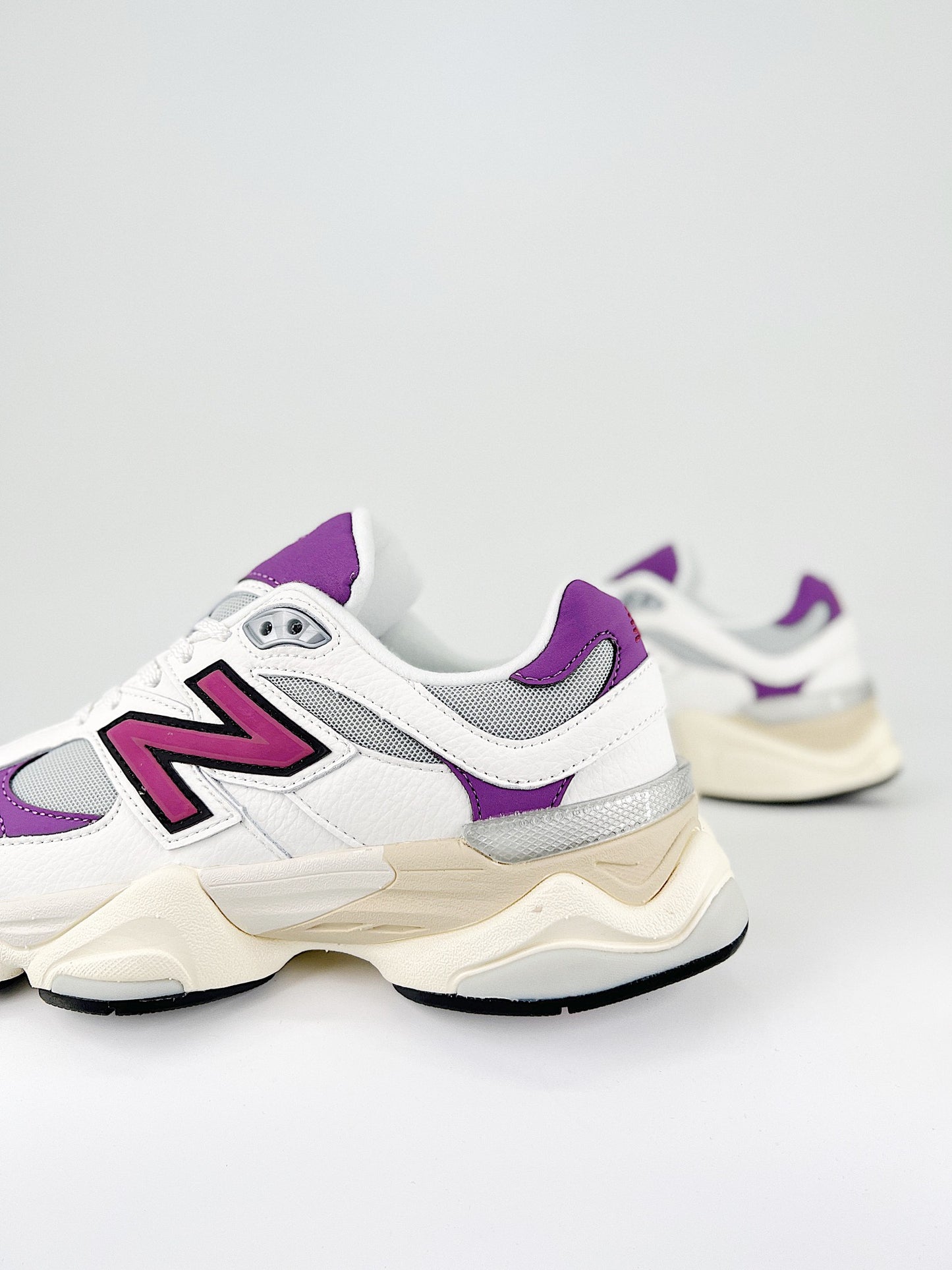 New Balance 9060 Magenta