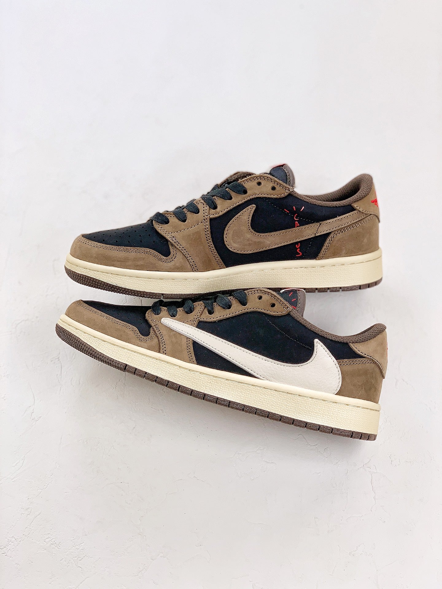 Nike Air Jordan 1 Retro Low Travis Scott Mocha