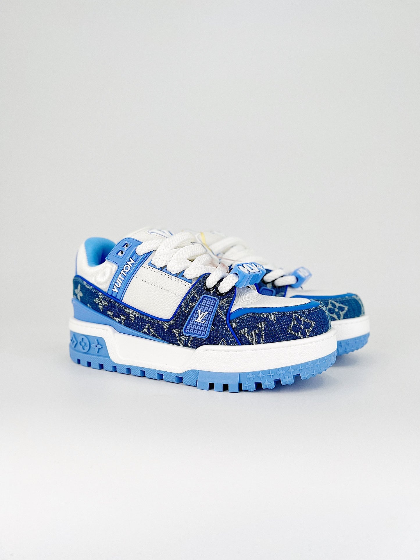 LOUIS VUITTON  Trainer White Blue