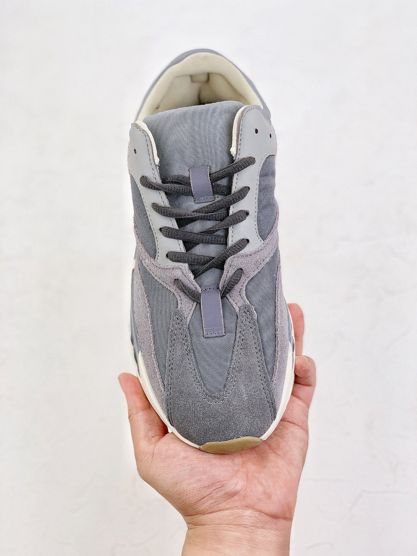 Adidas Yeezy Boost 700 V2 Magnet