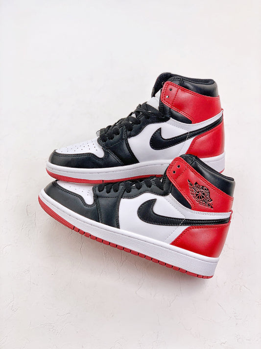 Nike Air Jordan 1 Retro High OG Black Toe