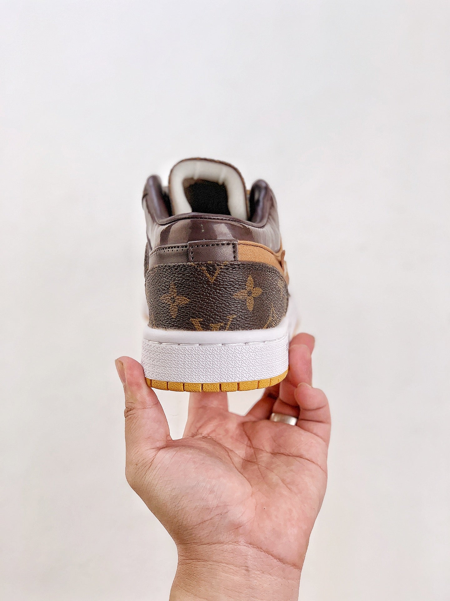 Nike Air Jordan 1 OFF-White x LV Low Brown