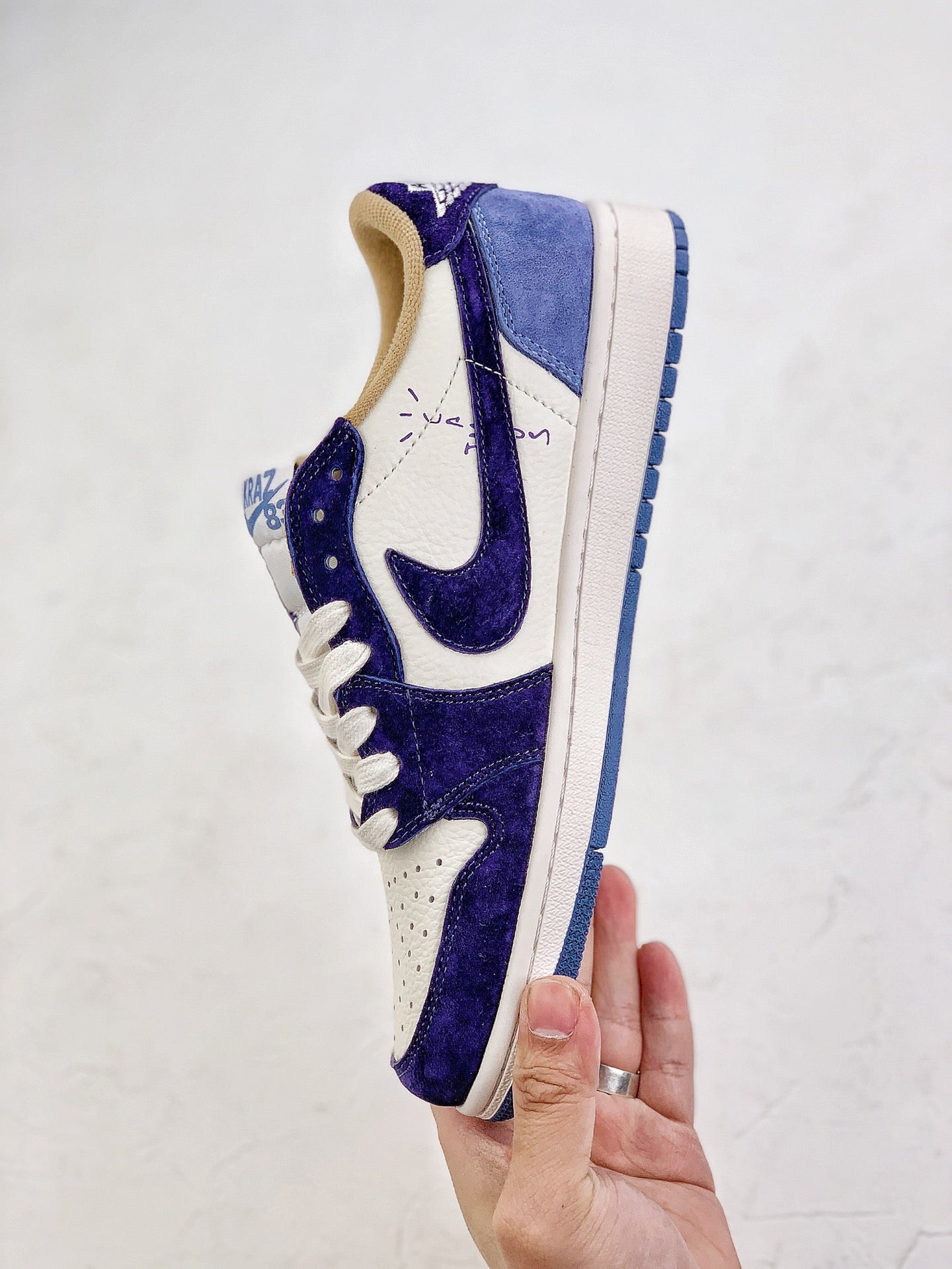 Nike Air Jordan 1 Low Travis Scott Midnight Blue