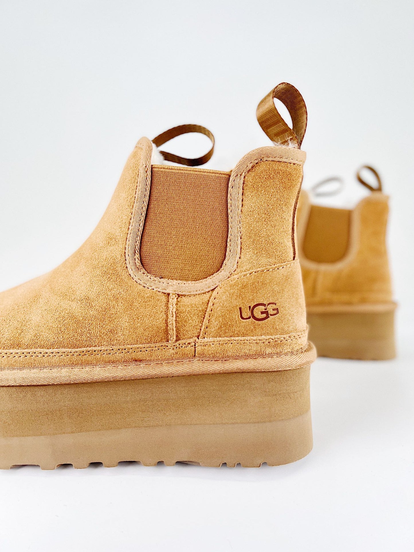 UGG Neumel Chelsea Platform