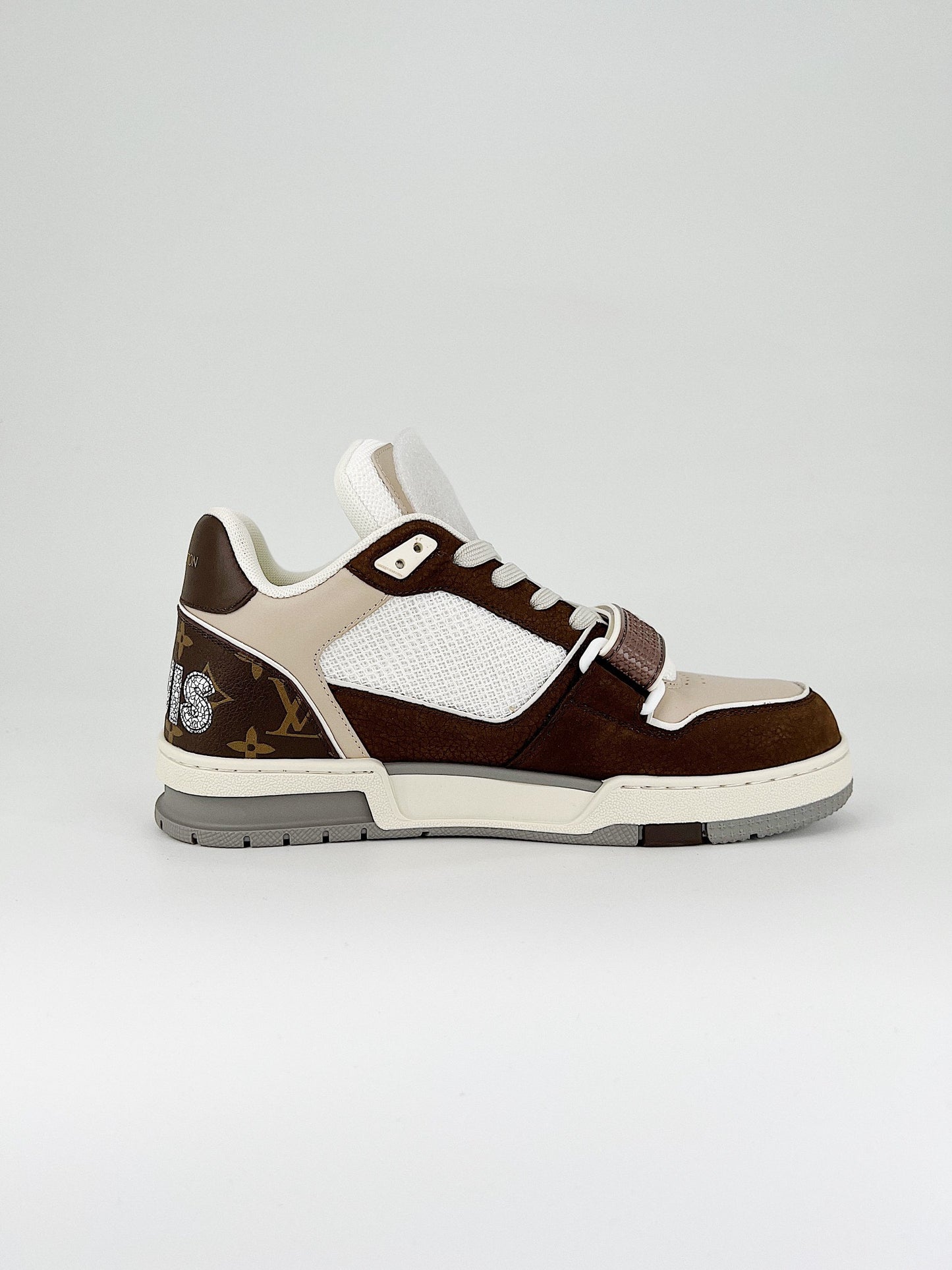 LOUIS VUITTON Trainer Moka Brown