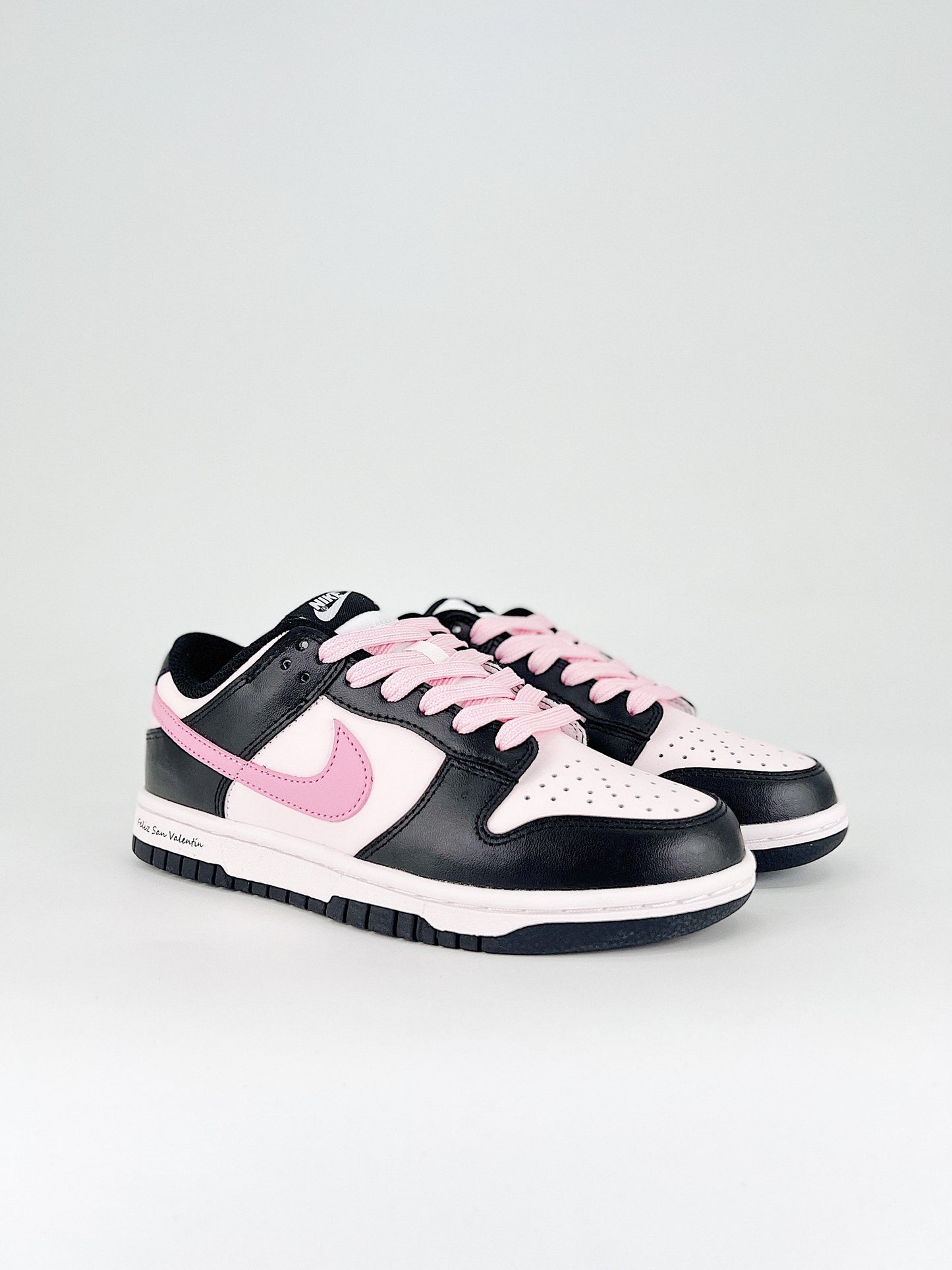 Nike Dunk SB Low Pink Panda