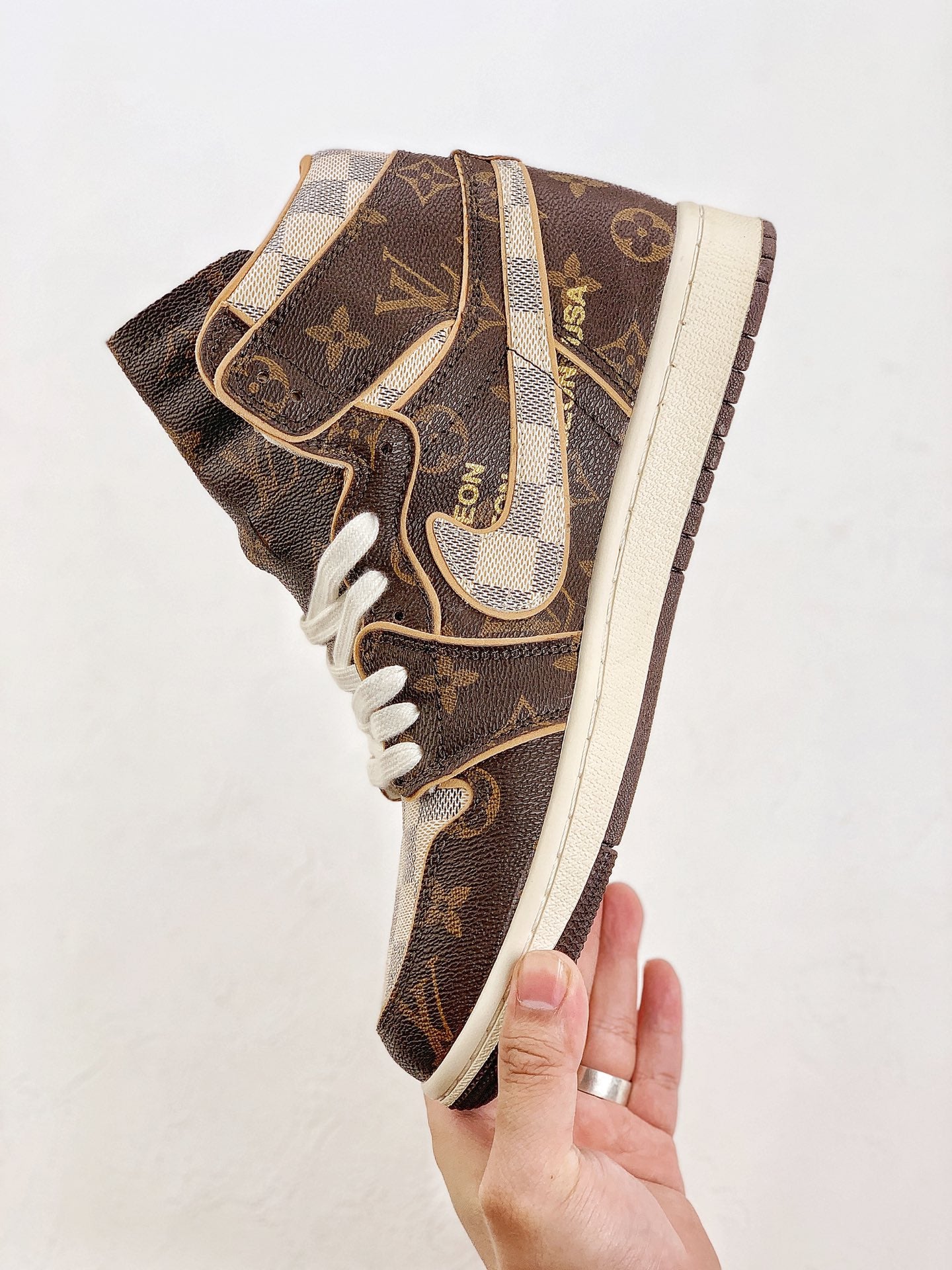 Nike Air Jordan 1 x LV Brown