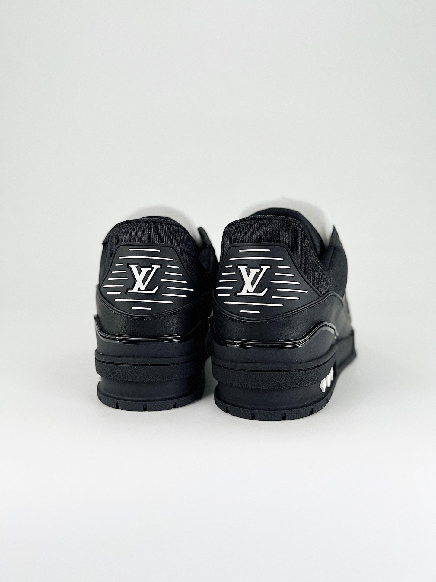 LOUIS VUITTON Trainer Black