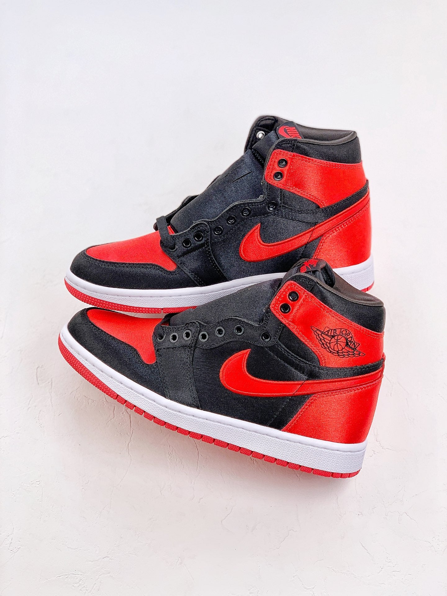 Nike Air Jordan 1 High OG Satin Bred