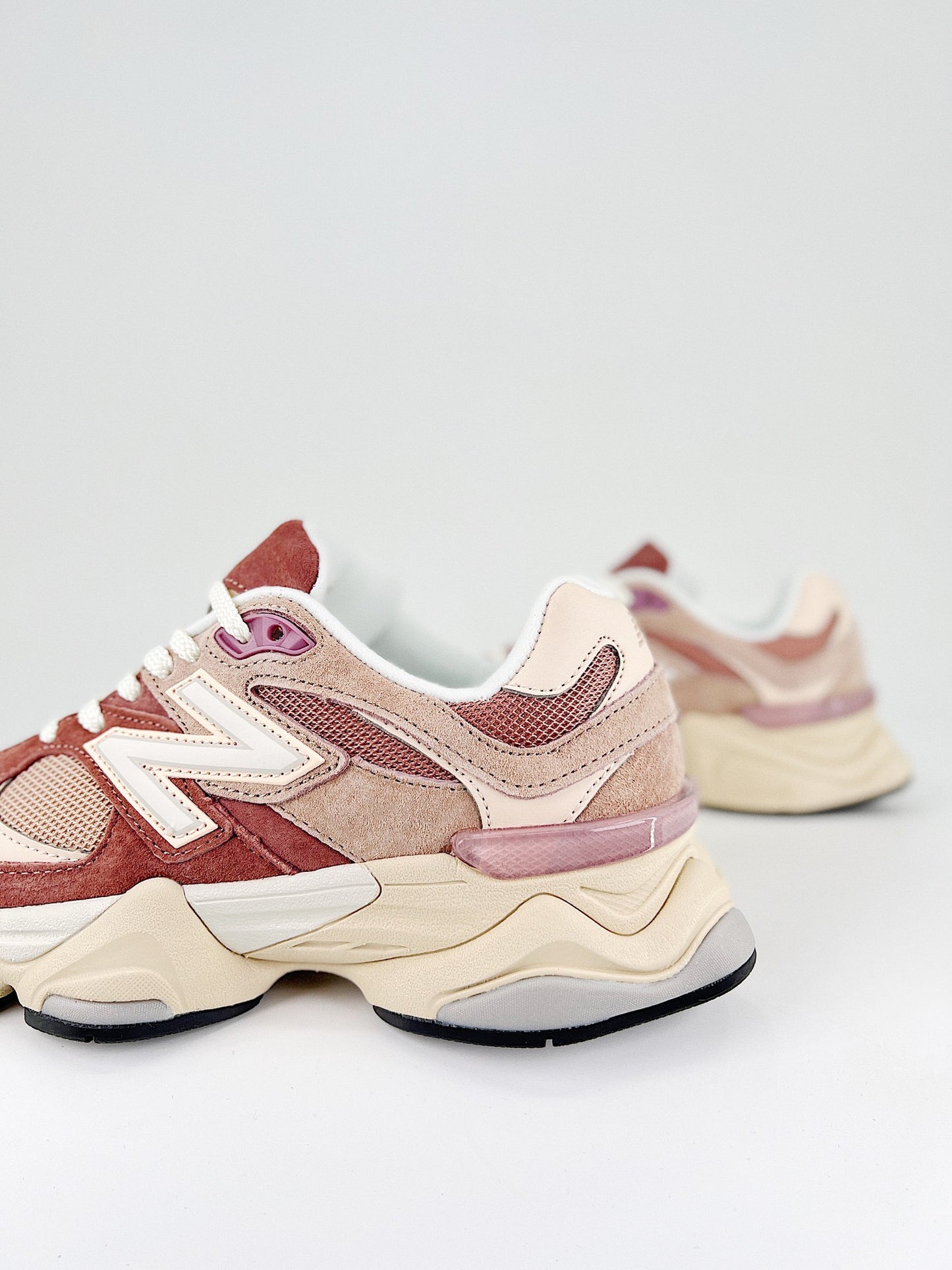 New Balance 9060 Sparrow