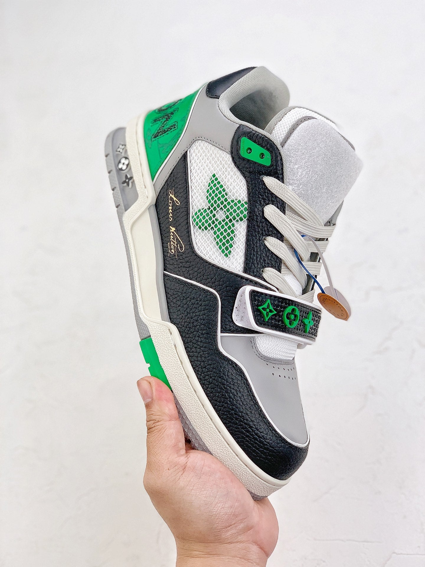 LOUIS VUITTON Trainer White Green