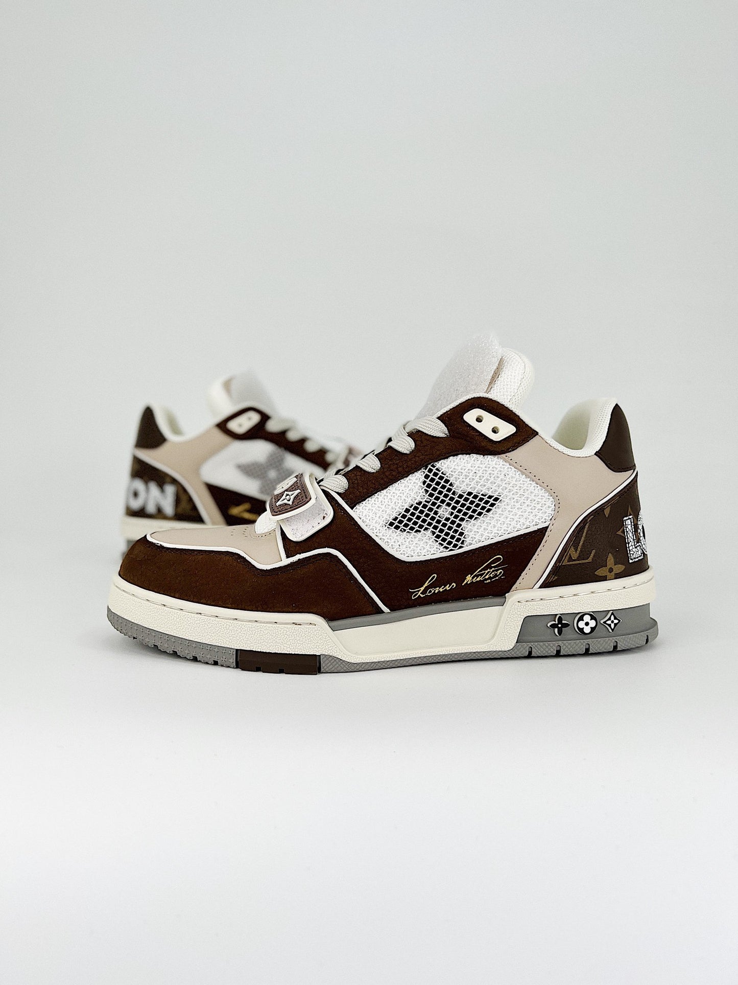 LOUIS VUITTON Trainer Moka Brown