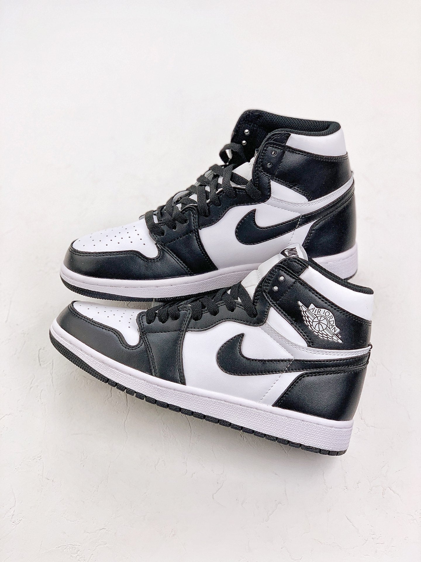 Nike Air Jordan 1 Retro Hight Black White