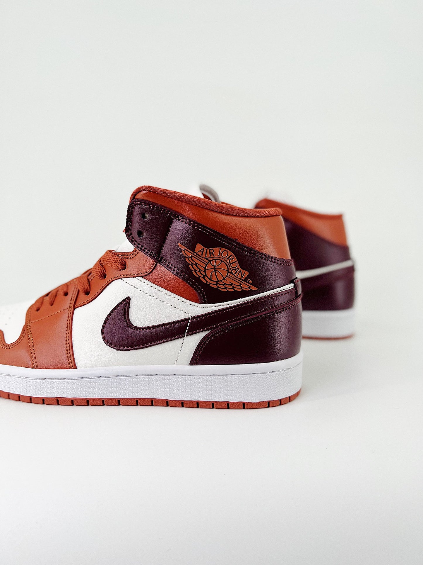 ﻿Nike Air Jordan 1 Mid Dusty Peach