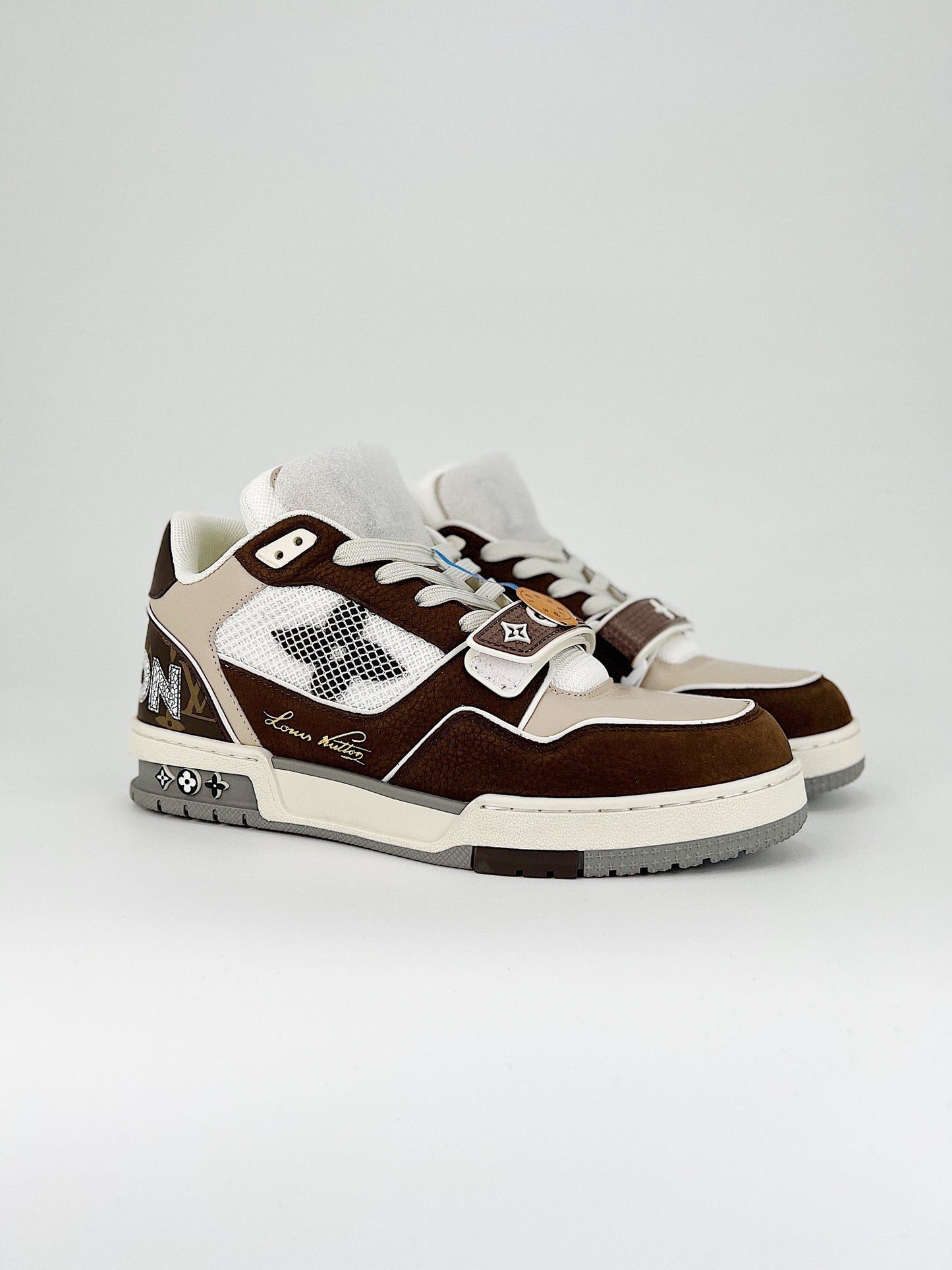 LOUIS VUITTON Trainer Moka Brown