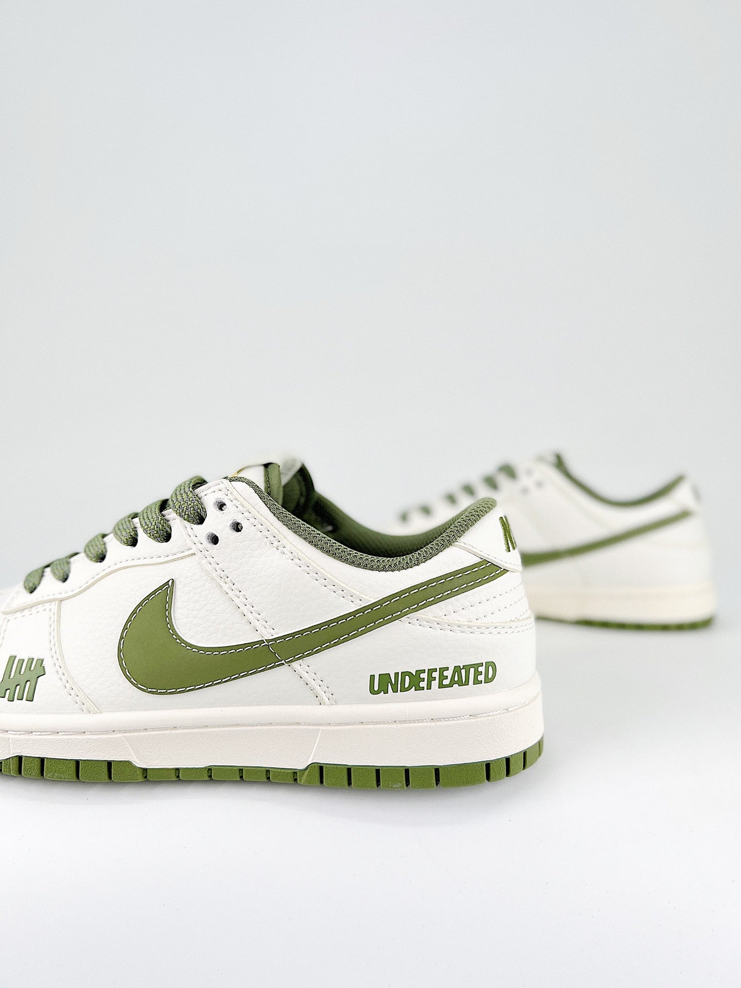 Nike SB Dunk Low UNDEFEATED Olive