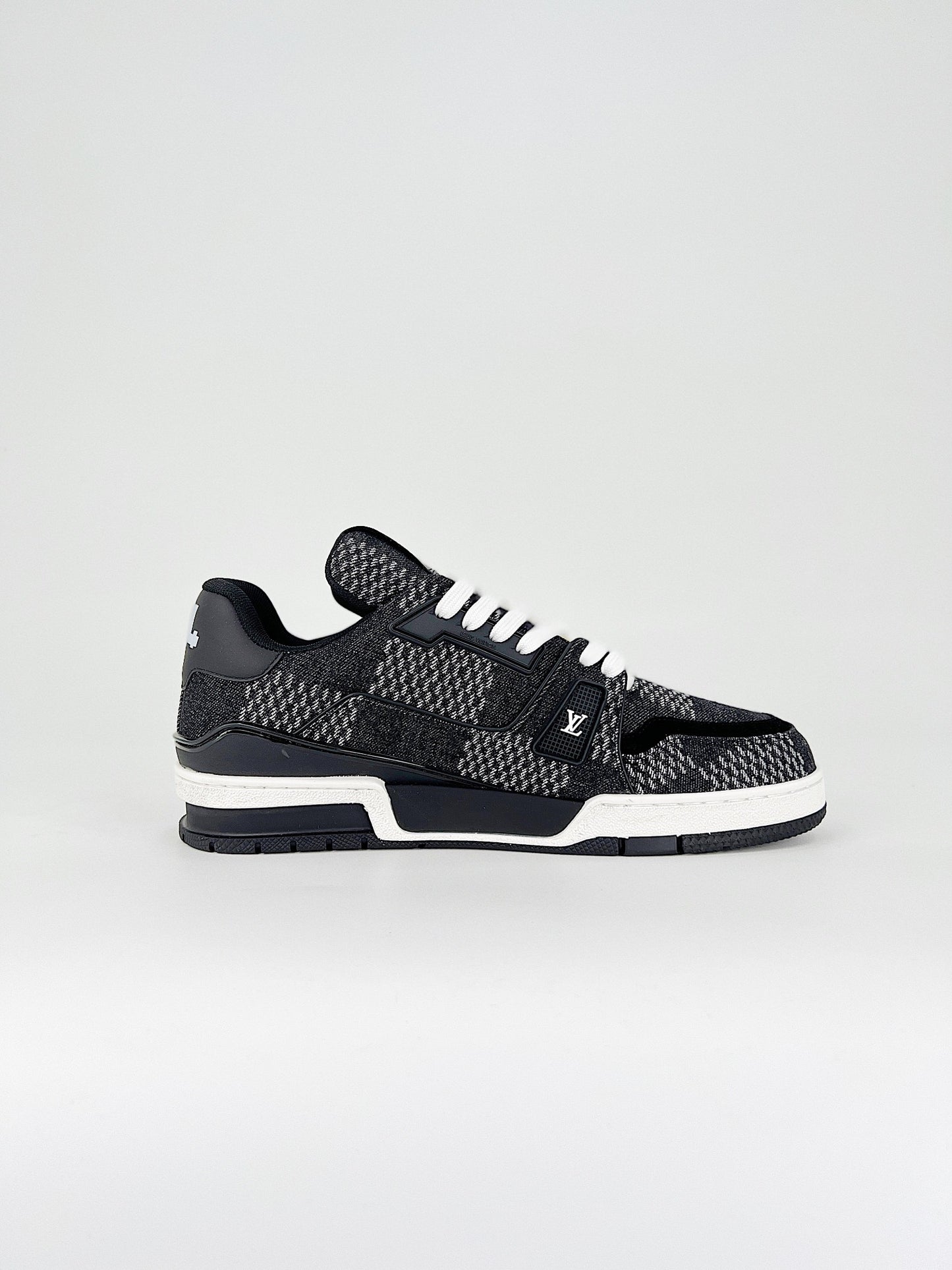 LOUIS VUITTON Trainer Black White