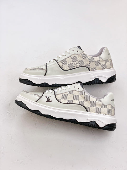 LOUIS VUITTON Trainer White