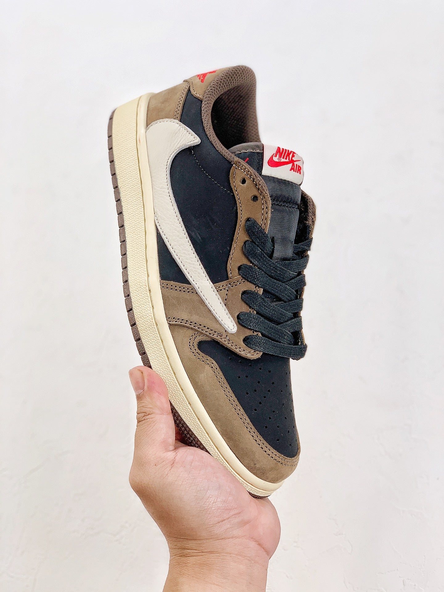 Nike Air Jordan 1 Retro Low Travis Scott Mocha