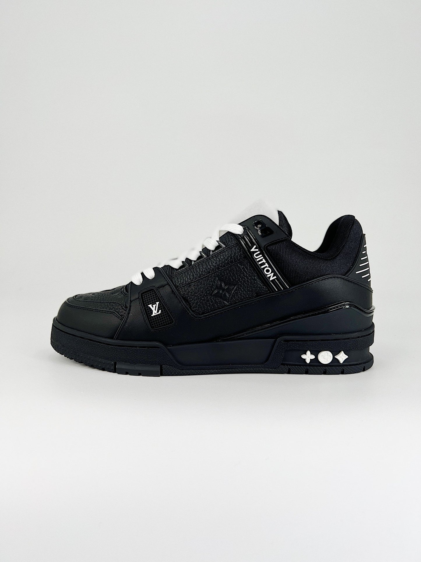 LOUIS VUITTON Trainer Black