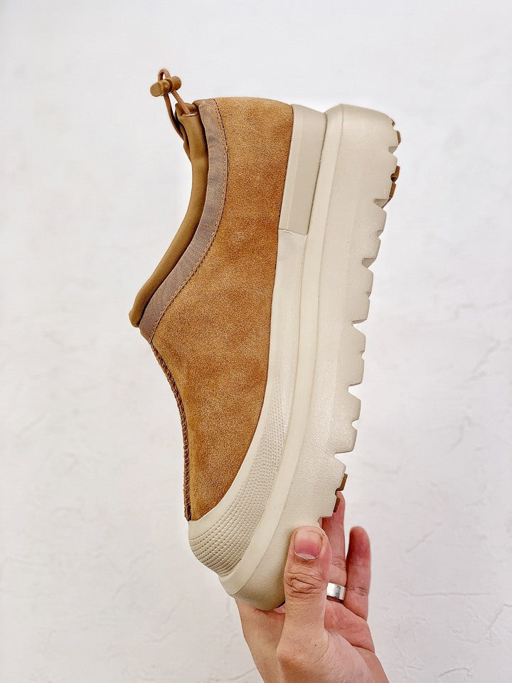 UGG Tasman Chesnut White